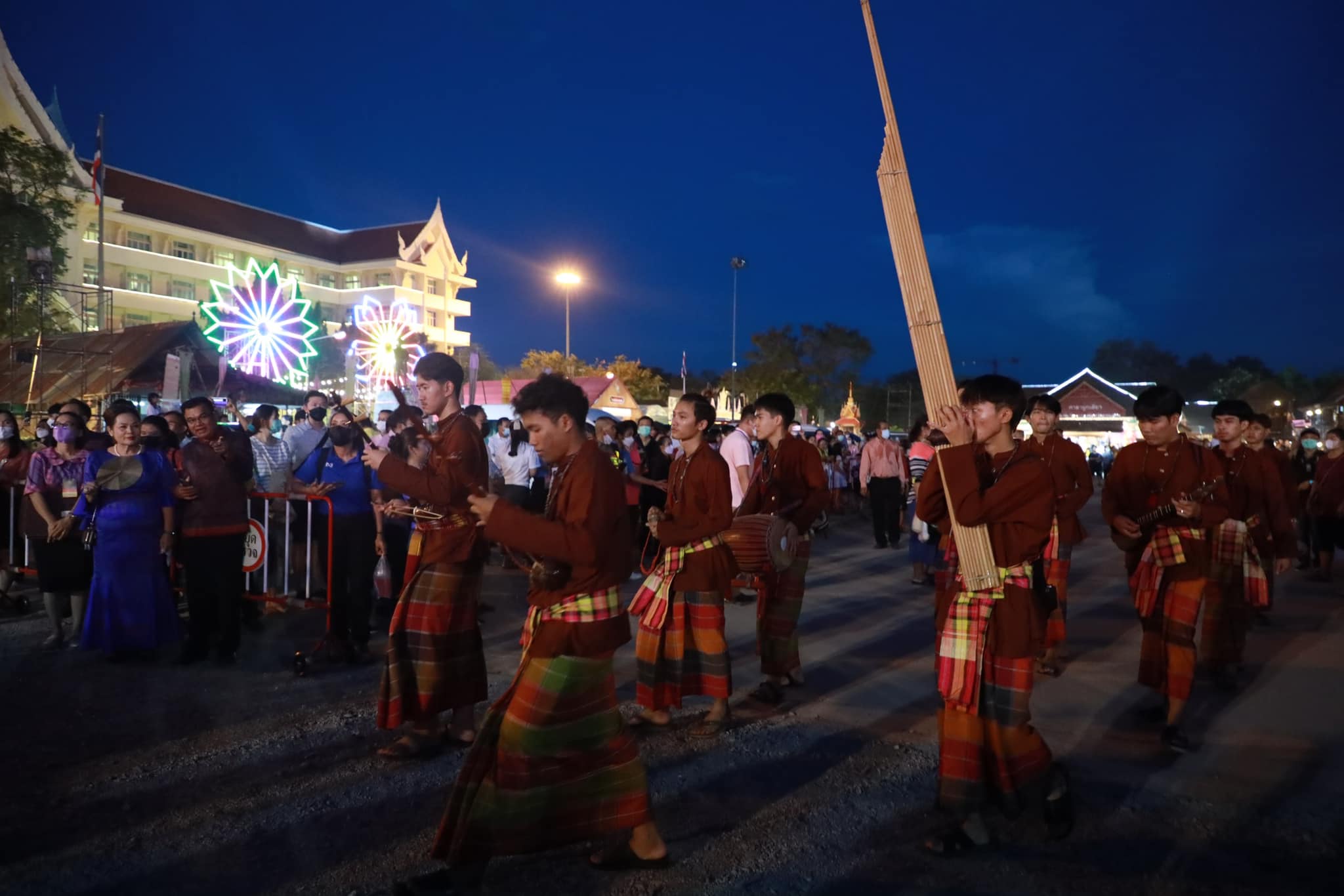 จังหวัดขอนแก่น สืบสานวิถีอีสานดั้งเดิม ในพิธีเปิดงานเทศกาลไหมนานาชาติ ประเพณีผูกเสี่ยว งานกาชาดจังหวัดขอนแก่น และงานขอนแก่น Soft Power ประจำปี 2565