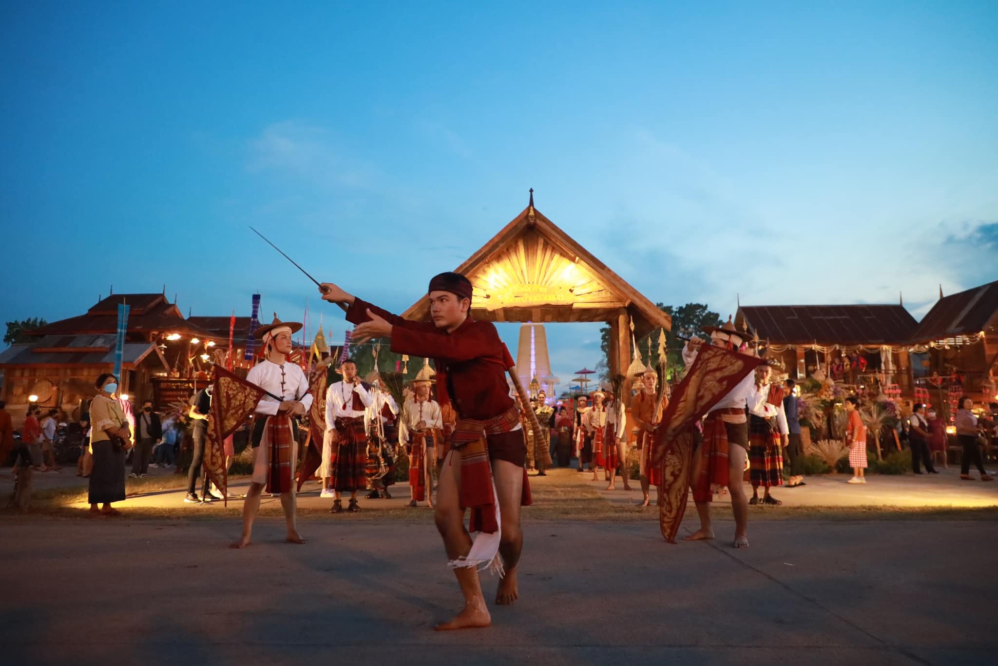 จังหวัดขอนแก่น สืบสานวิถีอีสานดั้งเดิม ในพิธีเปิดงานเทศกาลไหมนานาชาติ ประเพณีผูกเสี่ยว งานกาชาดจังหวัดขอนแก่น และงานขอนแก่น Soft Power ประจำปี 2565