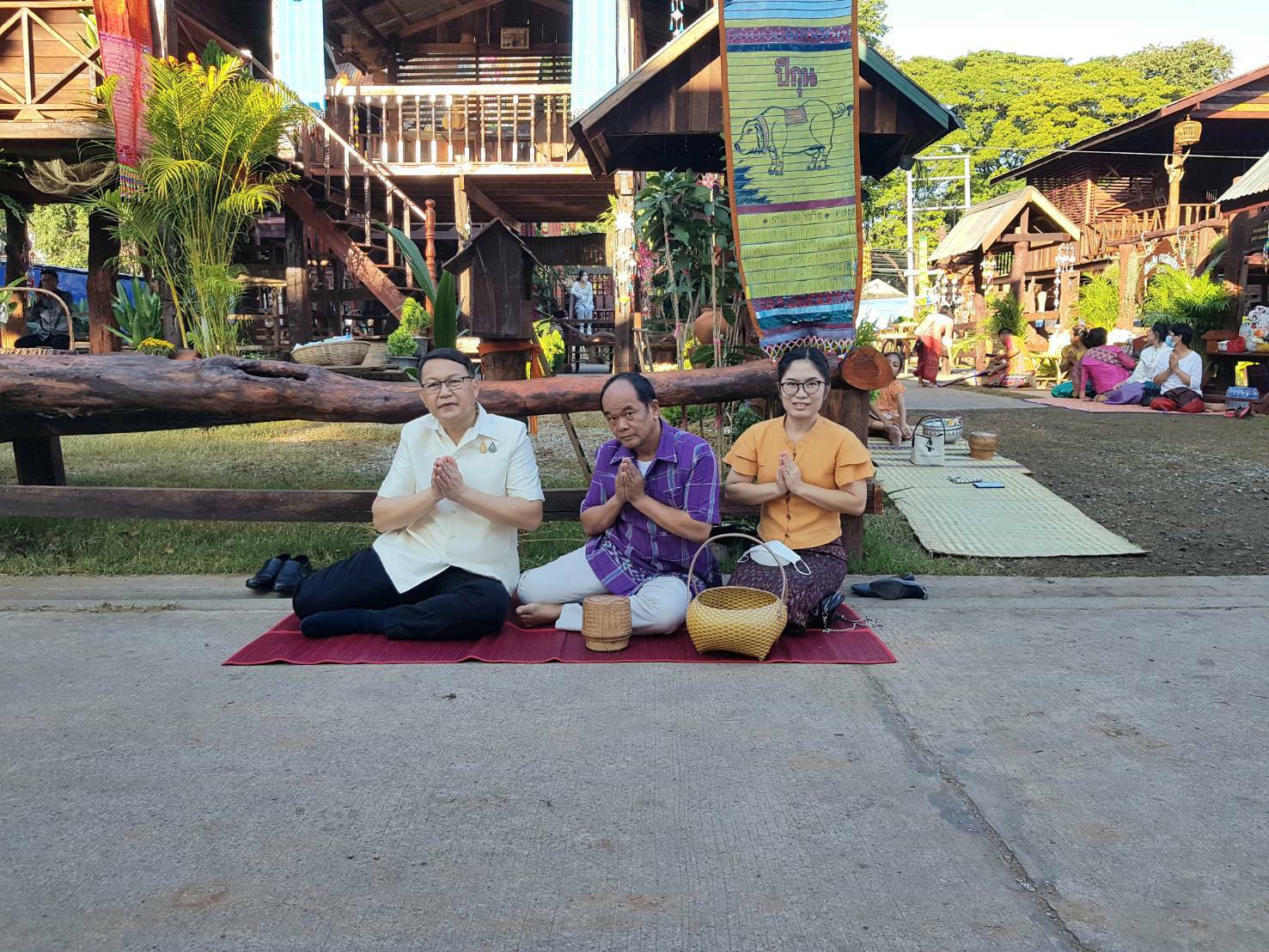 จังหวัดขอนแก่น ทำบุญตักบาตรข้าวเหนียว อาหารสำเร็จ เพื่อความสิริมงคลงานเทศกาลไหมนานาชาติฯ ปี2565