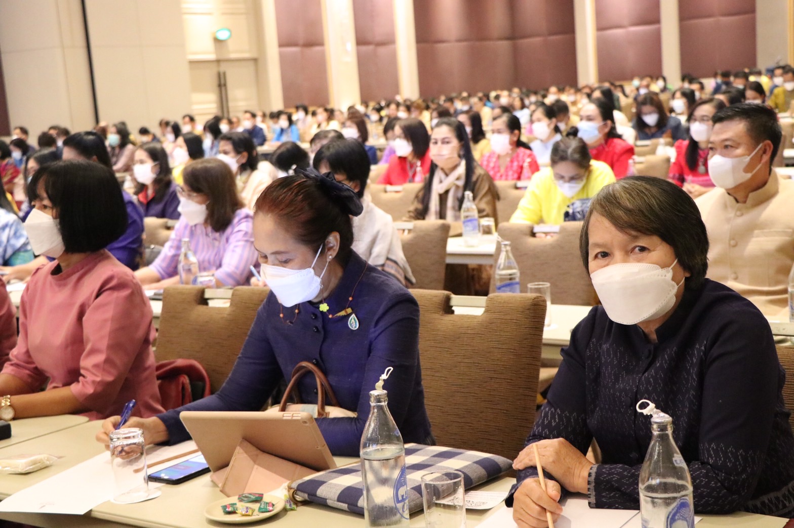 พช.ขอนแก่น : ร่วมประชุมมอบนโยบายและแนวทางการดำเนินงานพัฒนาชุมชน ประจำปีงบประมาณ พ.ศ. 2566 ณ ห้องแกรนด์บอลรูม ชั้น 4 โรงแรมมิราเคิล แกรนด์ คอนเวนชั่น กรุงเทพมหานคร ระหว่างวันที่ 7-8 พฤศจิกายน 2565