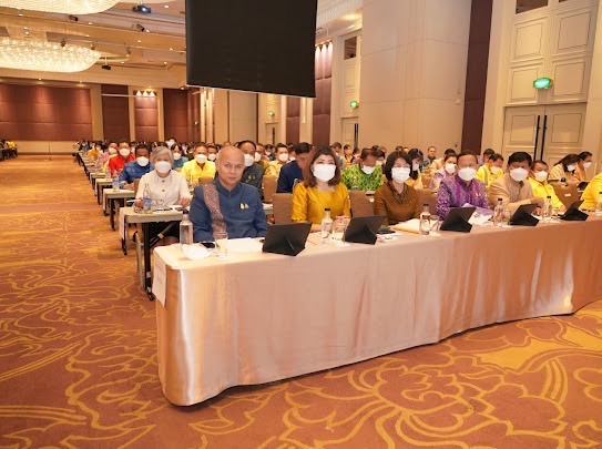 พช.ขอนแก่น : ร่วมประชุมมอบนโยบายและแนวทางการดำเนินงานพัฒนาชุมชน ประจำปีงบประมาณ พ.ศ. 2566 ณ ห้องแกรนด์บอลรูม ชั้น 4 โรงแรมมิราเคิล แกรนด์ คอนเวนชั่น กรุงเทพมหานคร ระหว่างวันที่ 7-8 พฤศจิกายน 2565