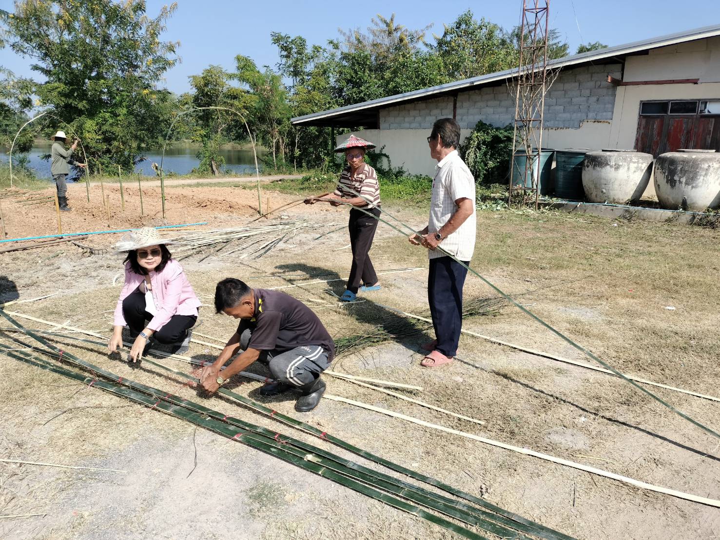 จังหวัดขอนแก่น : เดินหน้าขับเคลื่อนการน้อมนำแนวพระราชดำริของสมเด็จพระกนิษฐาธิราชเจ้า กรมสมเด็จพระเทพรัตนราชสุดา ฯ สยามบรมราชกุมารี สร้างความมั่นคงทางอาหาร พร้อม Kick off ปฏิบัติการ 45 วัน ปลูกผักสวนครัว รณรงค์ปลูกพืชผักสมุนไพร ต้านภัย COVID – 19 
