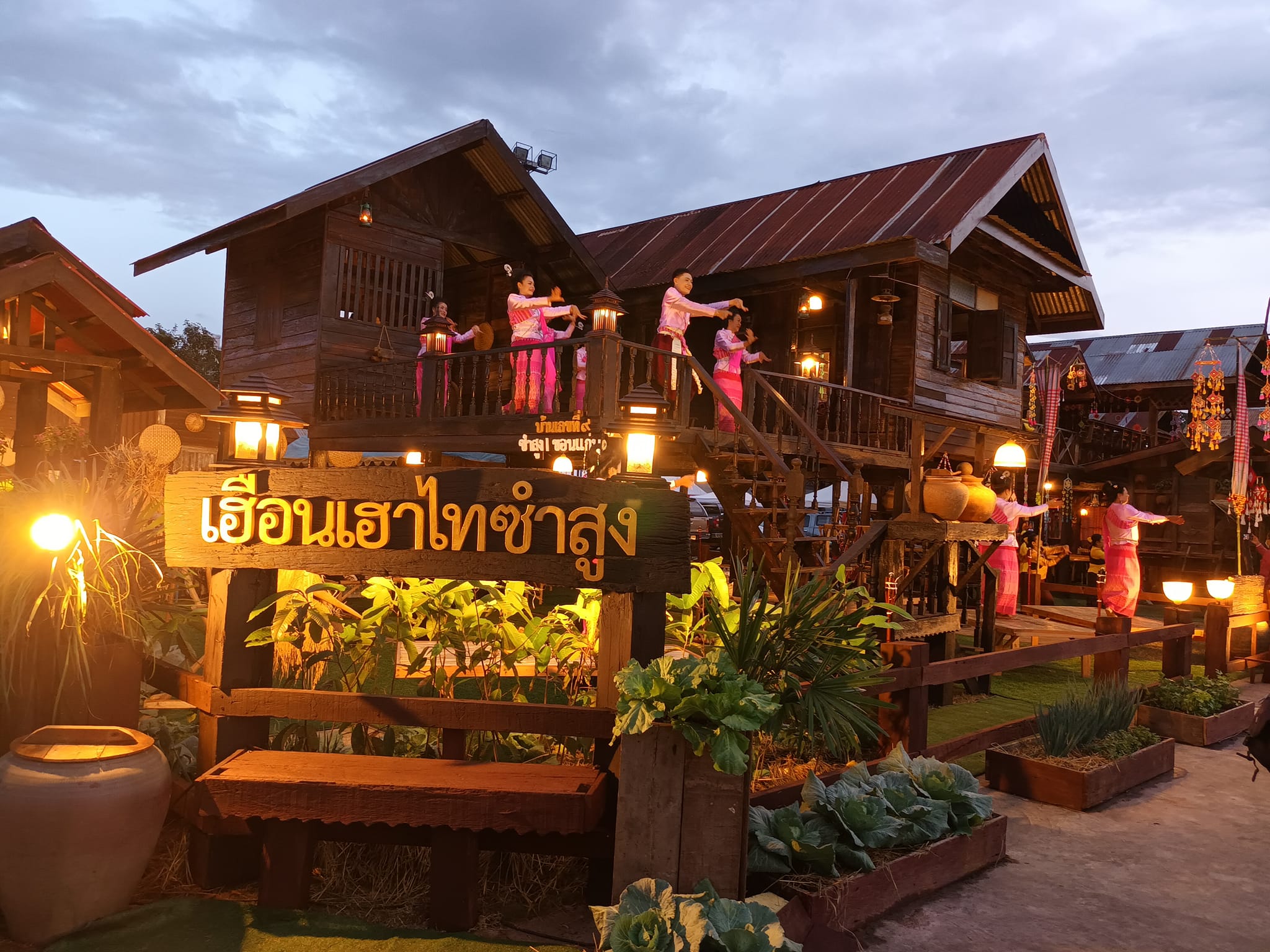 พช.ขอนแก่น : ร่วมพิธีขึ้นบ้านใหม่ “เฮือนโบราณ วิถีไทบ้านขอนแก่น”งานเทศกาลไหมนานาชาติ ประเพณีผูกเสี่ยวงานกาชาดจังหวัดขอนแก่น และงานขอนแก่นชอฟต์พาวเวอร์ ประจำปี 2565