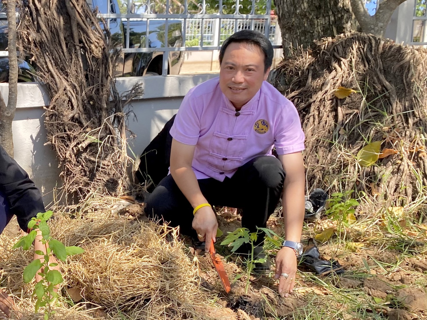 จังหวัดขอนแก่น : เร่งเครื่องเดินหน้าขับเคลื่อนการน้อมนำแนวพระราชดำริของสมเด็จพระกนิษฐาธิราชเจ้า กรมสมเด็จพระเทพรัตนราชสุดา ฯ สยามบรมราชกุมารี สร้างความมั่นคงทางอาหาร สู่ปฏิบัติการปลูกผักสวนครัวเพื่อสร้างความมั่นคงทางอาหาร ย้ำภายใน 30 พฤศจิกายน 2565 ทุกอำเภอ ปลูกพืชผักสวนครัว ครบ 100 %