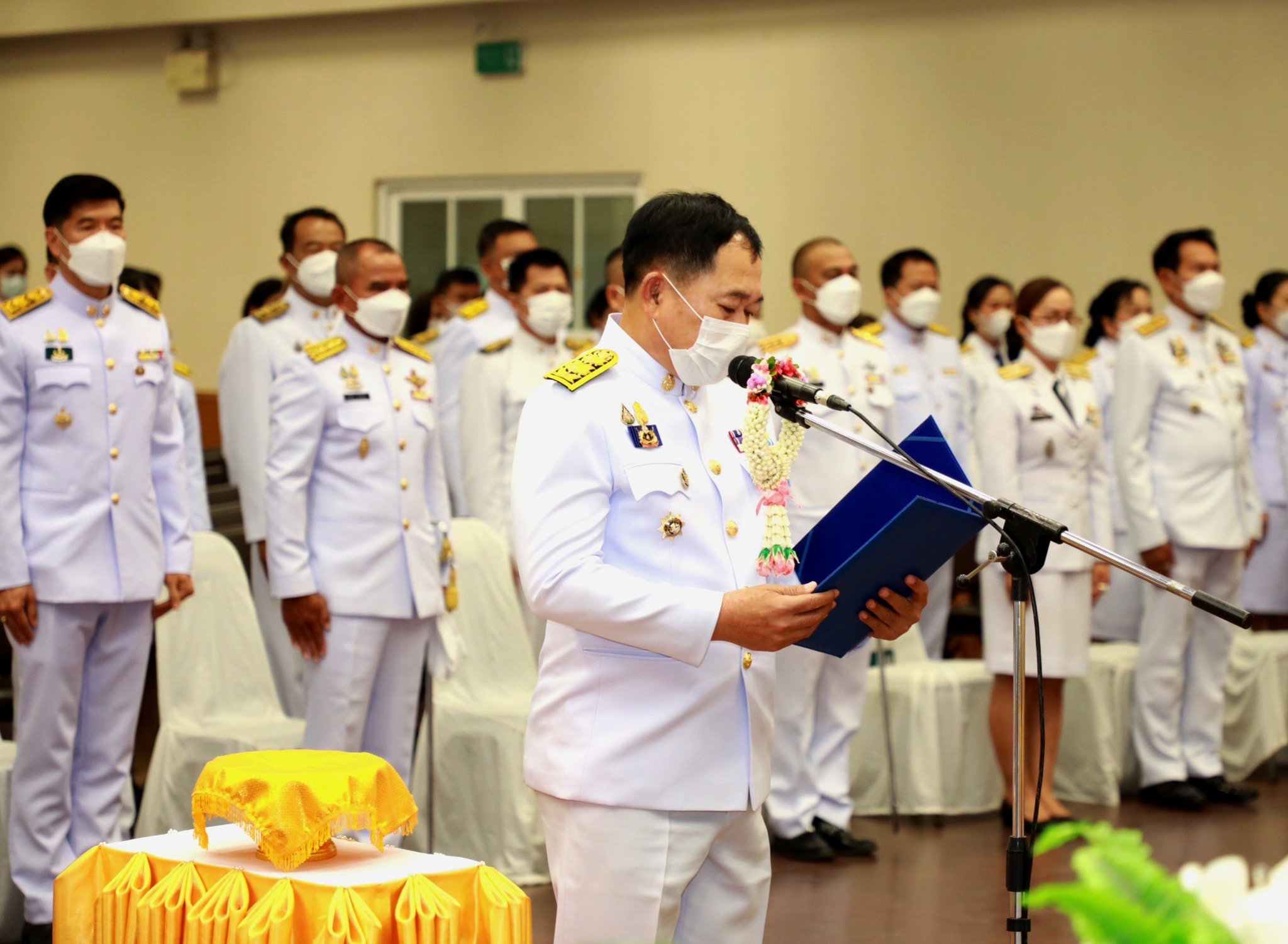 ?พช.ขอนแก่น:  ร่วมพิธีถวายสักการะวางพานพุ่มดอกไม้สด เนื่องใน วันพระบิดาแห่งฝนหลวง ประจำปี 2565 เพื่อน้อมสำนึกในพระมหากรุณาธิคุณ ร.9 พระบาทสมเด็จพระบรมชนกาธิเบศร มหาภูมิพลอดุลยเดชมหาราช บรมนาถบพิตร