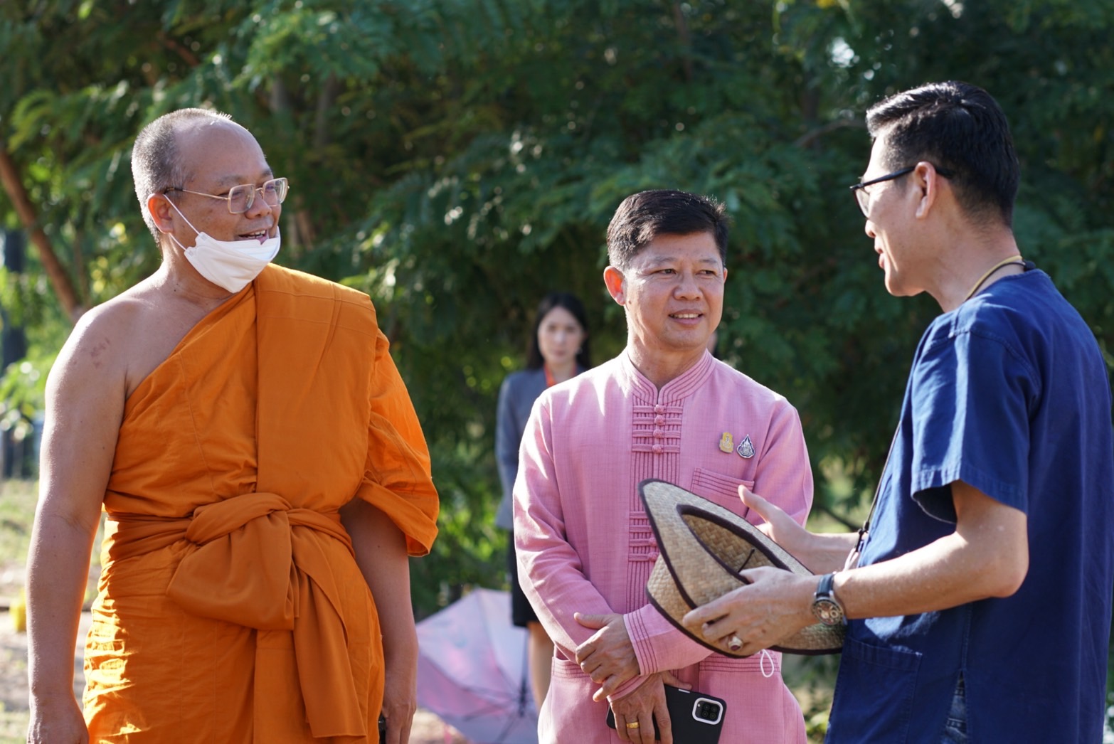 พช.ขอนแก่น : นำทีมสร้างคุณค่าอาหารปลอดภัย(PHAK MICE) ต่อยอดโคก หนอง นาพุทธอารยเกษตร มจร.ขอนแก่น ปลูกผักปลอดภัยไว้แบ่งปัน