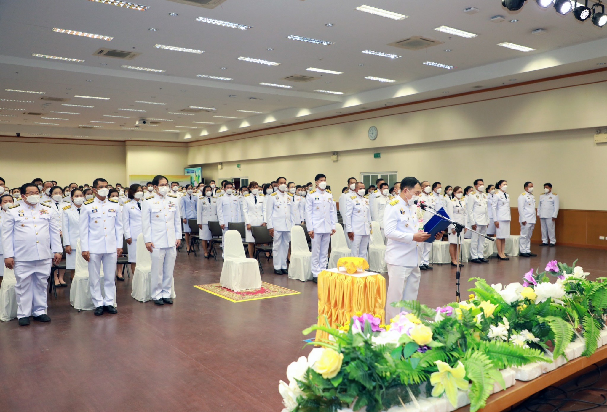 ?พช.ขอนแก่น:  ร่วมพิธีถวายสักการะวางพานพุ่มดอกไม้สด เนื่องใน วันพระบิดาแห่งฝนหลวง ประจำปี 2565 เพื่อน้อมสำนึกในพระมหากรุณาธิคุณ ร.9 พระบาทสมเด็จพระบรมชนกาธิเบศร มหาภูมิพลอดุลยเดชมหาราช บรมนาถบพิตร