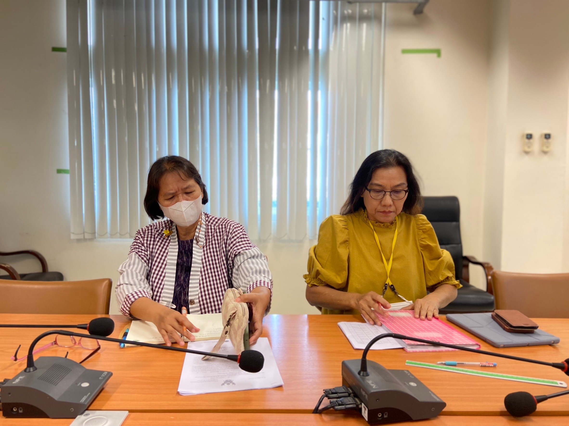 พช.ขอนแก่น :  ร่วมประชุมเพื่อสร้างความเข้าใจในการจัดทำรายงานแผนและผลการปฏิบัติการตามข้อเสนอแนะของสำนักงานตรวจเงินแผ่นดิน และการรายงานผลการสำรวจและรวบรวมข้อมูลการสร้างฐานการเรียนรู้การจัดเก็บและการใช้ประโยชน์ครุภัณฑ์ ผ่านระบบการประชุมออนไลน์ Zoom cloud Meeting