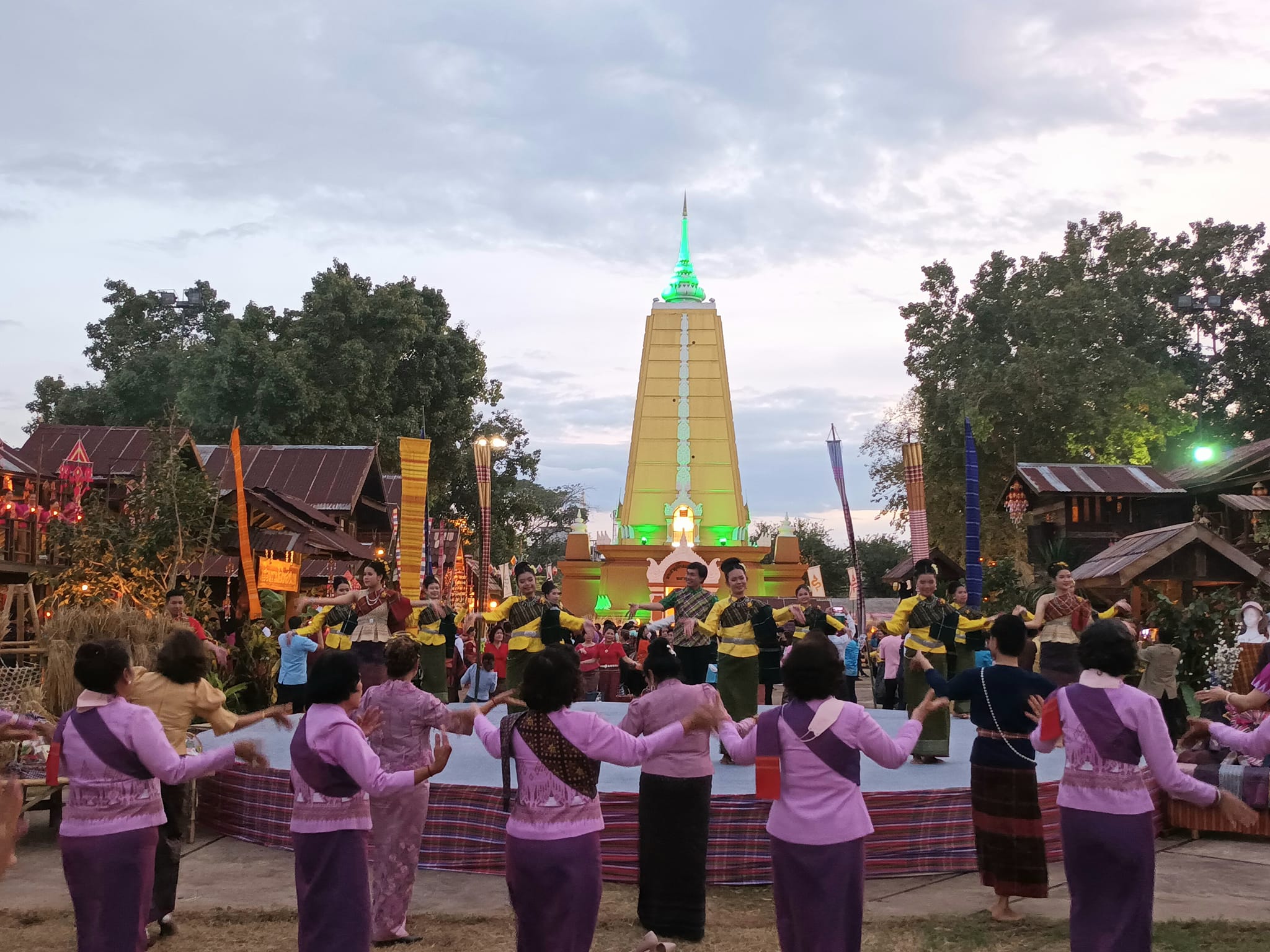 พช.ขอนแก่น : ร่วมพิธีขึ้นบ้านใหม่ “เฮือนโบราณ วิถีไทบ้านขอนแก่น”งานเทศกาลไหมนานาชาติ ประเพณีผูกเสี่ยวงานกาชาดจังหวัดขอนแก่น และงานขอนแก่นชอฟต์พาวเวอร์ ประจำปี 2565
