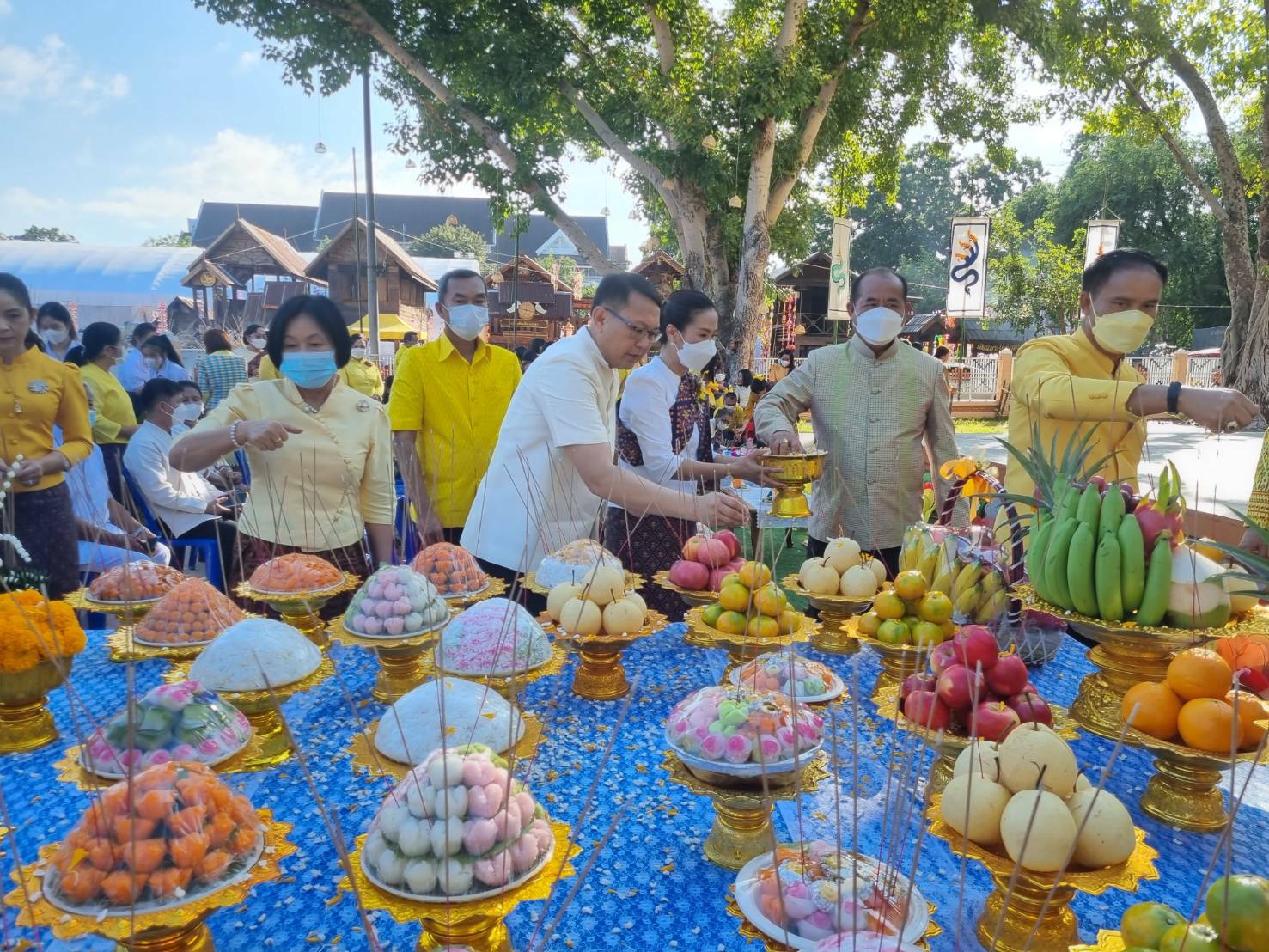 จังหวัดขอนแก่น ทำบุญตักบาตรข้าวเหนียว อาหารสำเร็จ เพื่อความสิริมงคลงานเทศกาลไหมนานาชาติฯ ปี2565
