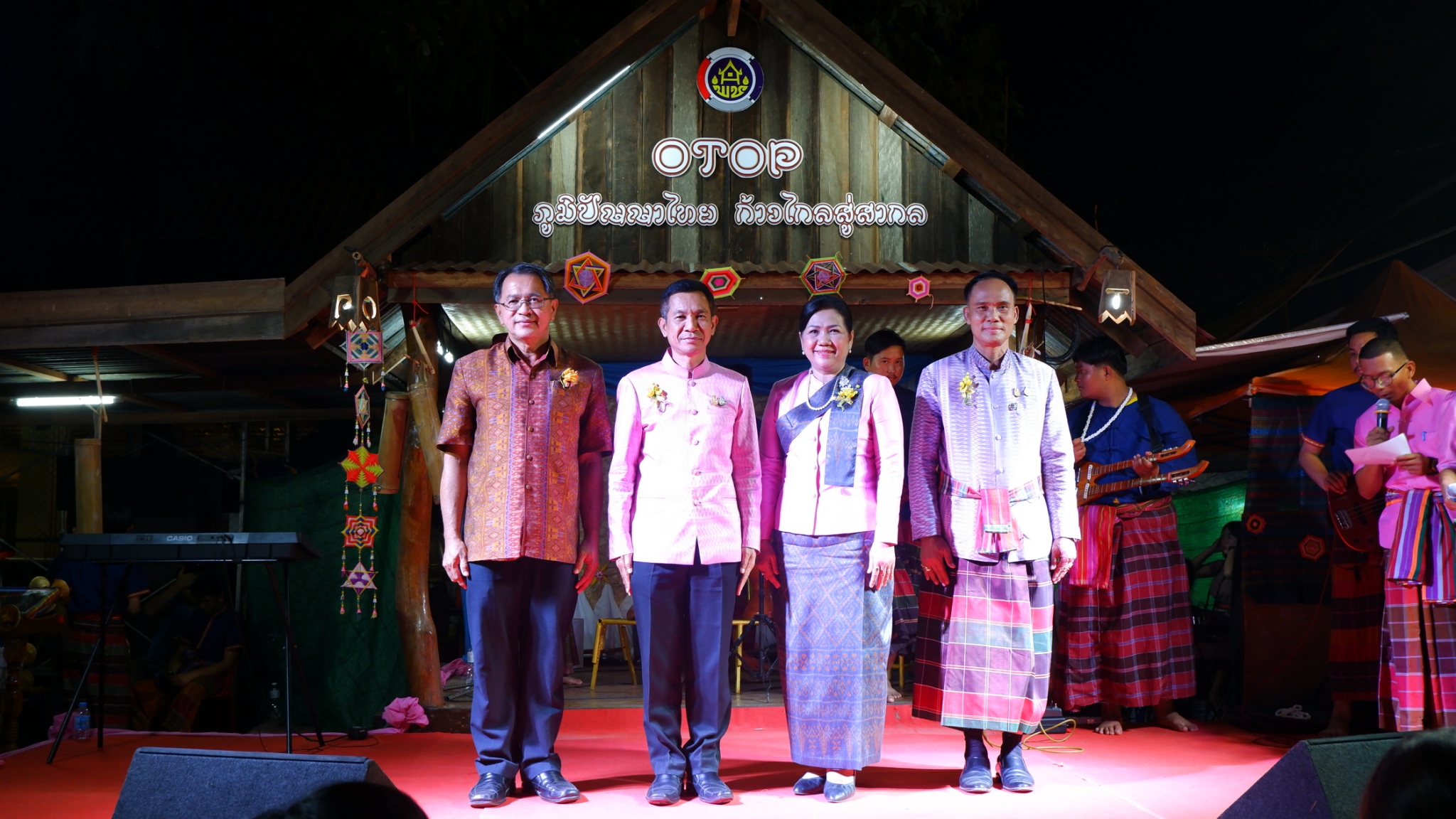 จังหวัดขอนแก่น : จัดพิธีเปิดการจัดงานแสดงและจำหน่ายผลิตภัณฑ์ชุมชน OTOP ภายใต้ Theme “OTOP” ภูมิปัญญาไทย ก้าวไกลสู่สากล” ในงานเทศกาลไหมนานาชาติ ประเพณีผูกเสี่ยว งานกาชาดจังหวัดขอนแก่น และงานขอนแก่น Soft Power ประจำปี 2565