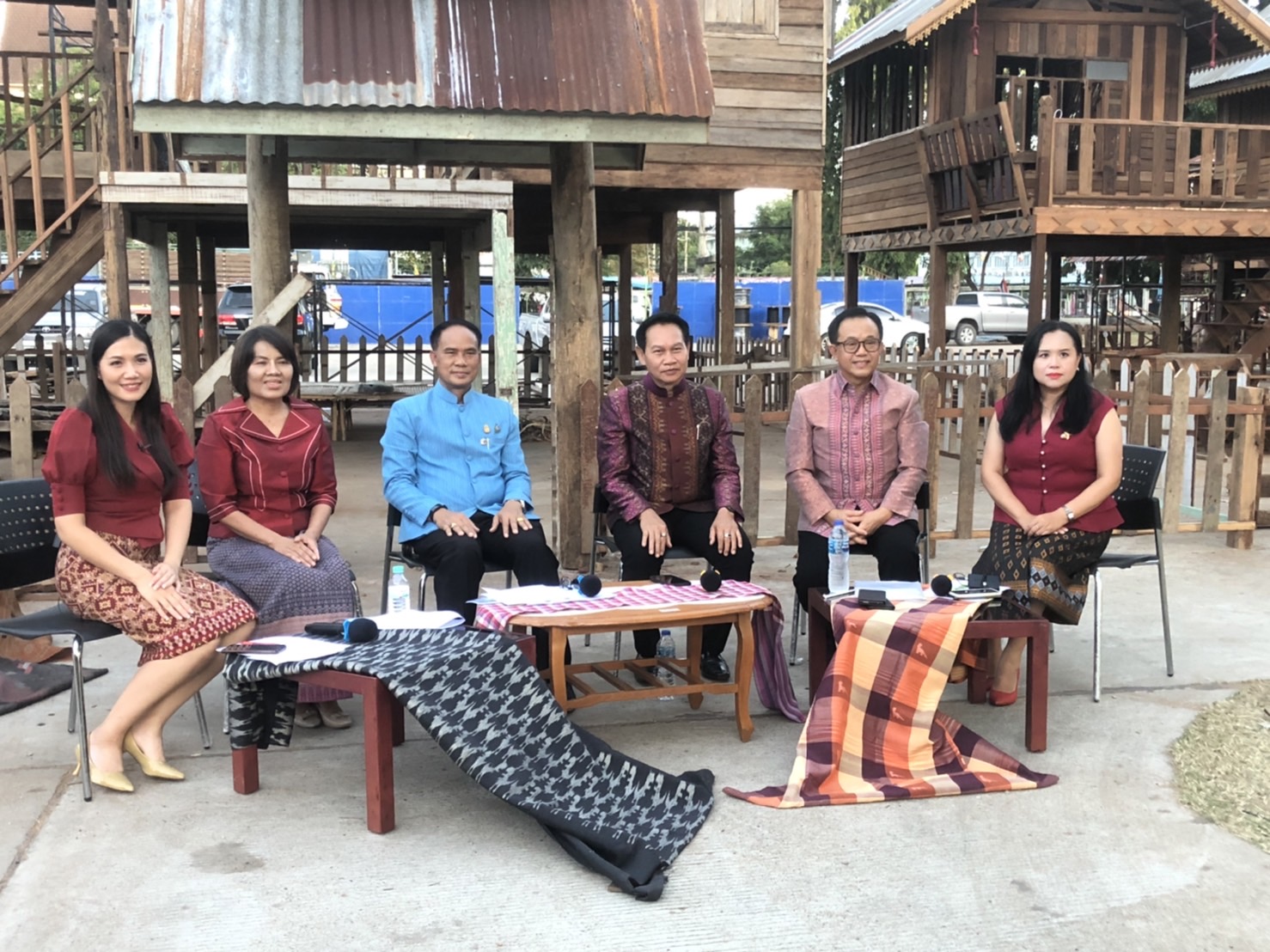 จังหวัดขอนแก่น : ร่วมถ่ายทำรายการ “เล่าเรื่องเมืองขอนแก่น” ประเด็น การจัดงานเทศกาลไหมนานาชาติ ประเพณีผูกเสี่ยว งานกาชาดจังหวัดขอนแก่น และงานขอนแก่นซอฟต์พาวเวอร์ ประจำปี 2565 เพื่อเผยแพร่ทาง Facebook Live เพจ คนพันธุ์แชร์ สวท.ขอนแก่น และทางวิทยุ สวท.ขอนแก่น FM 99.50 MHz