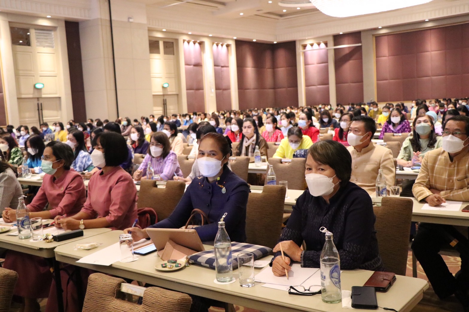 พช.ขอนแก่น : ร่วมประชุมมอบนโยบายและแนวทางการดำเนินงานพัฒนาชุมชน ประจำปีงบประมาณ พ.ศ. 2566 ณ ห้องแกรนด์บอลรูม ชั้น 4 โรงแรมมิราเคิล แกรนด์ คอนเวนชั่น กรุงเทพมหานคร ระหว่างวันที่ 7-8 พฤศจิกายน 2565