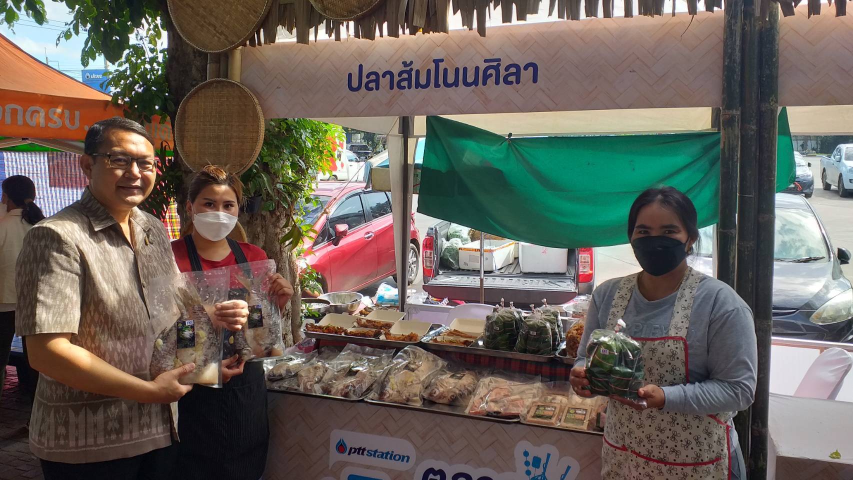 ขอนแก่น :  พีทีที สเตชั่น ตอกย้ำช่วยเศรษฐกิจฐานรากจัด “ตลาดเติมสุข” ผู้ผลิต ผู้ขายตัวจริงถึงผู้บริโภคไม่ผ่านคนกลาง  