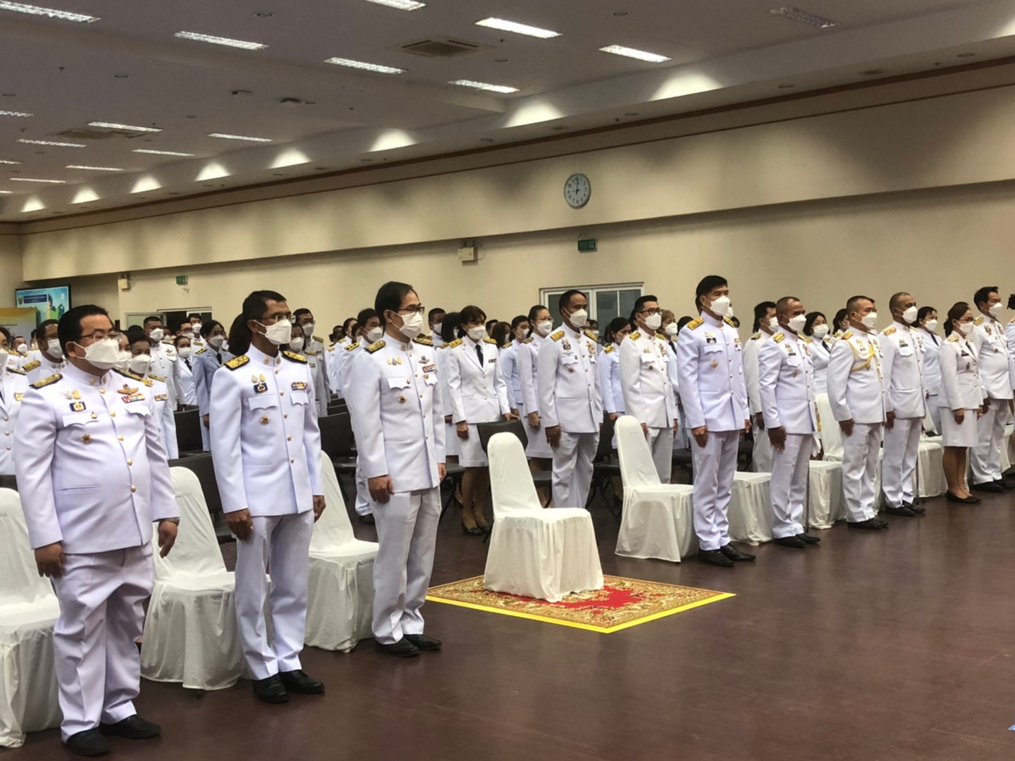 ?พช.ขอนแก่น:  ร่วมพิธีถวายสักการะวางพานพุ่มดอกไม้สด เนื่องใน วันพระบิดาแห่งฝนหลวง ประจำปี 2565 เพื่อน้อมสำนึกในพระมหากรุณาธิคุณ ร.9 พระบาทสมเด็จพระบรมชนกาธิเบศร มหาภูมิพลอดุลยเดชมหาราช บรมนาถบพิตร