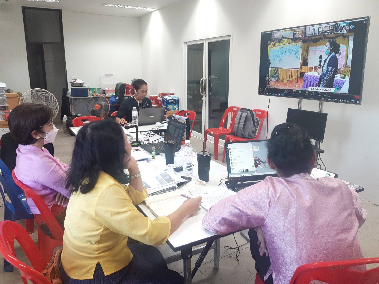 พช.ขอนแก่น : ร่วมฝึกอบรมเพิ่มทักษะการจัดการความรู้ด้านการถอดบทเรียน ตามโครงการจัดการความรู้งานพัฒนาชุมชน ปีงบประมาณ พ.ศ. 2566 พร้อมเดินหน้าถอดบทเรียนความสำเร็จโครงการอำเภอนำร่อง “บำบัดทุกข์ บำรุงสุข” แบบบูรณาการและสร้างนักขับเคลื่อนยุทธศาสตร์นำการเปลี่ยนแปลง