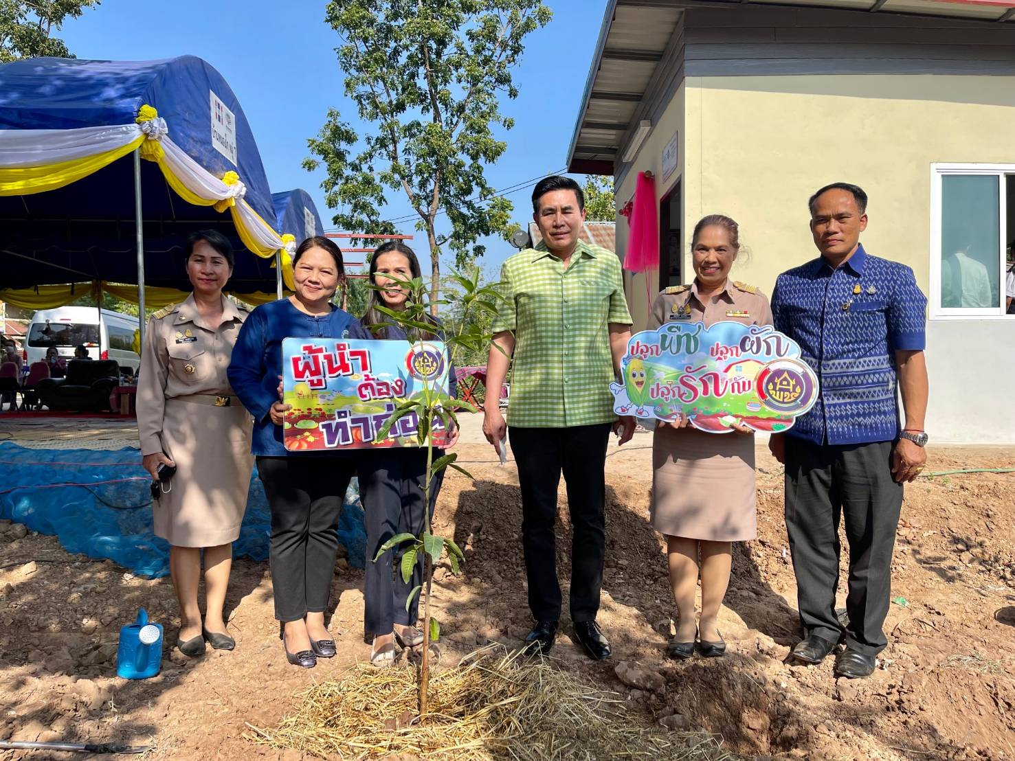 จังหวัดขอนแก่น : จัดพิธีส่งมอบบ้านตามโครงการ “บ้านห่วงใยจากใจ GLO ประจำปี 2565”