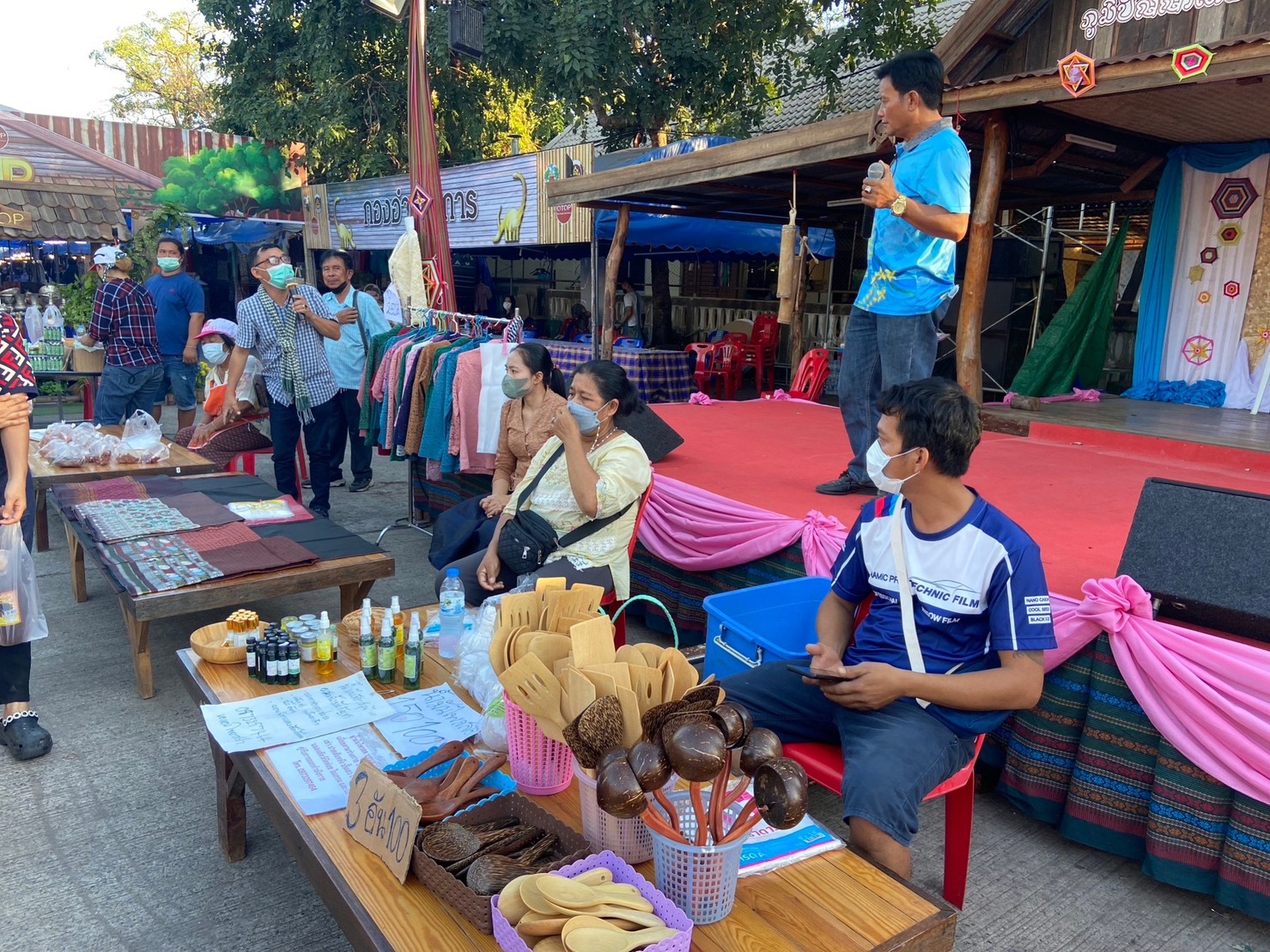 พช. ขอนแก่น : โชว์ความสำเร็จงานแสดงและจำหน่ายผลิตภัณฑ์ชุมชน OTOP ภายใต้ Theme “OTOP” ภูมิปัญญาไทย ก้าวไกลสู่สากล” ในงานเทศกาลไหมนานาชาติ ประเพณีผูกเสี่ยว งานกาชาดจังหวัดขอนแก่น และงานขอนแก่น Soft Power ประจำปี 2565 โกยรายได้ 11 วัน ยอดขาย 24 ล้าน กระตุ้นเศรษฐกิจฐานราก กระรายได้กลับสู่ชุมชน