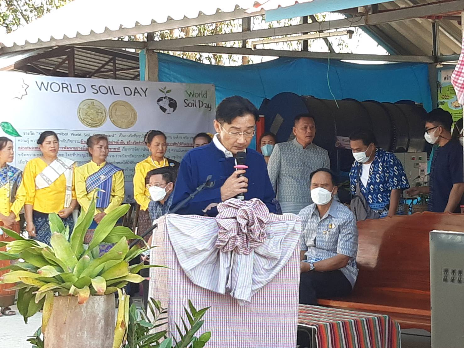 พช.ขอนแก่น : ร่วมกิจกรรมรับการตรวจเยี่ยมและประเมินผลเชิงประจักษ์ โครงการอำเภอนำร่อง “บำบัดทุกข์ บำรุงสุข”แบบบูรณาการและสร้างนักขับเคลื่อนยุทธศาสตร์นำการเปลี่ยนแปลง กระทรวงมหาดไทย