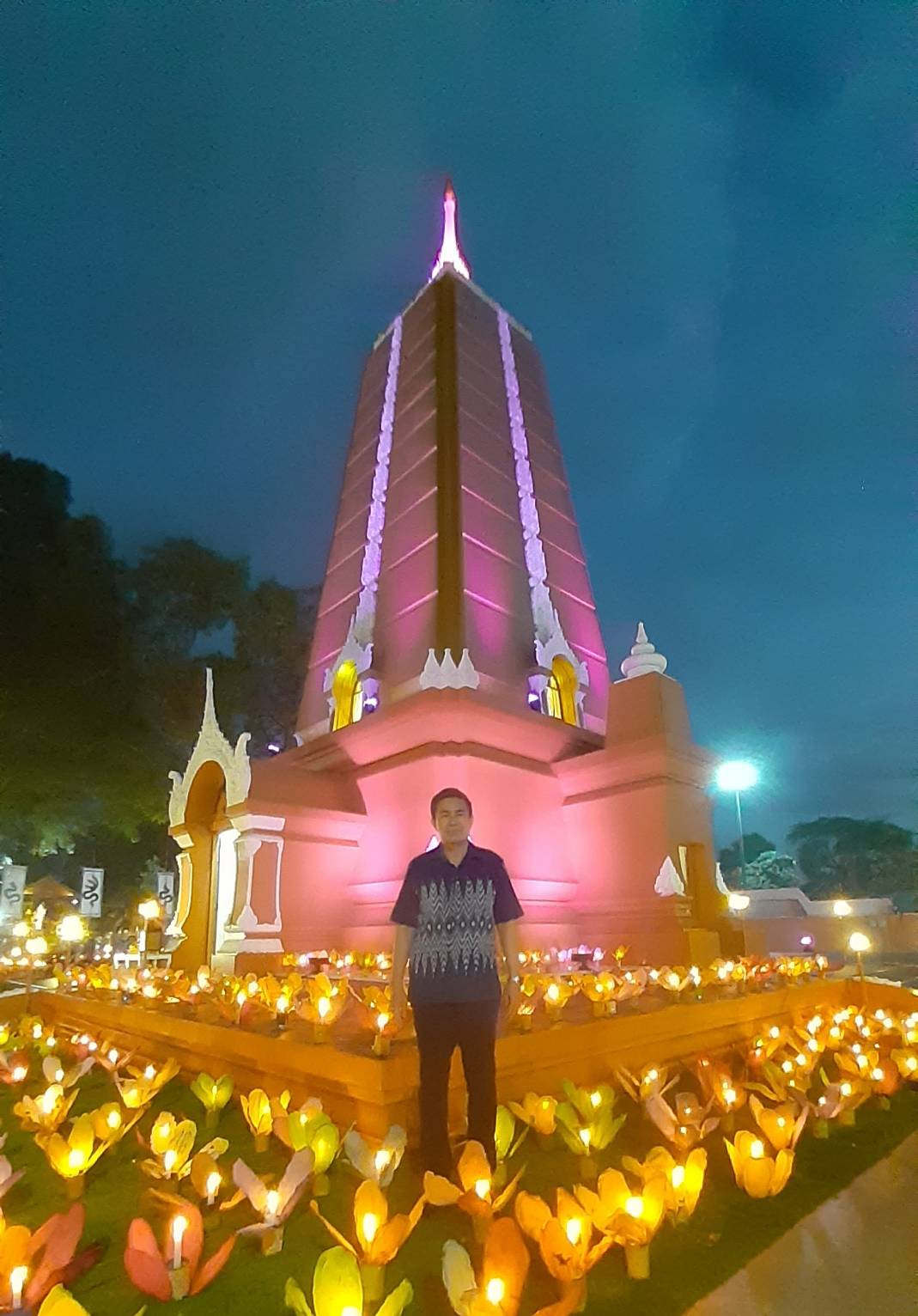 พช.ขอนแก่น : นายวิฑูรย์ นวลนุกูล รองอธิบดีกรมการพัฒนาชุมชน เยี่ยมให้กำลังใจ ผู้ประกอบการ OTOP ในงานเทศกาลไหมนานาชาติ ประเพณีผูกเสี่ยว งานกาชาดจังหวัดขอนแก่น และงานขอนแก่น Soft Power ประจำปี 2565