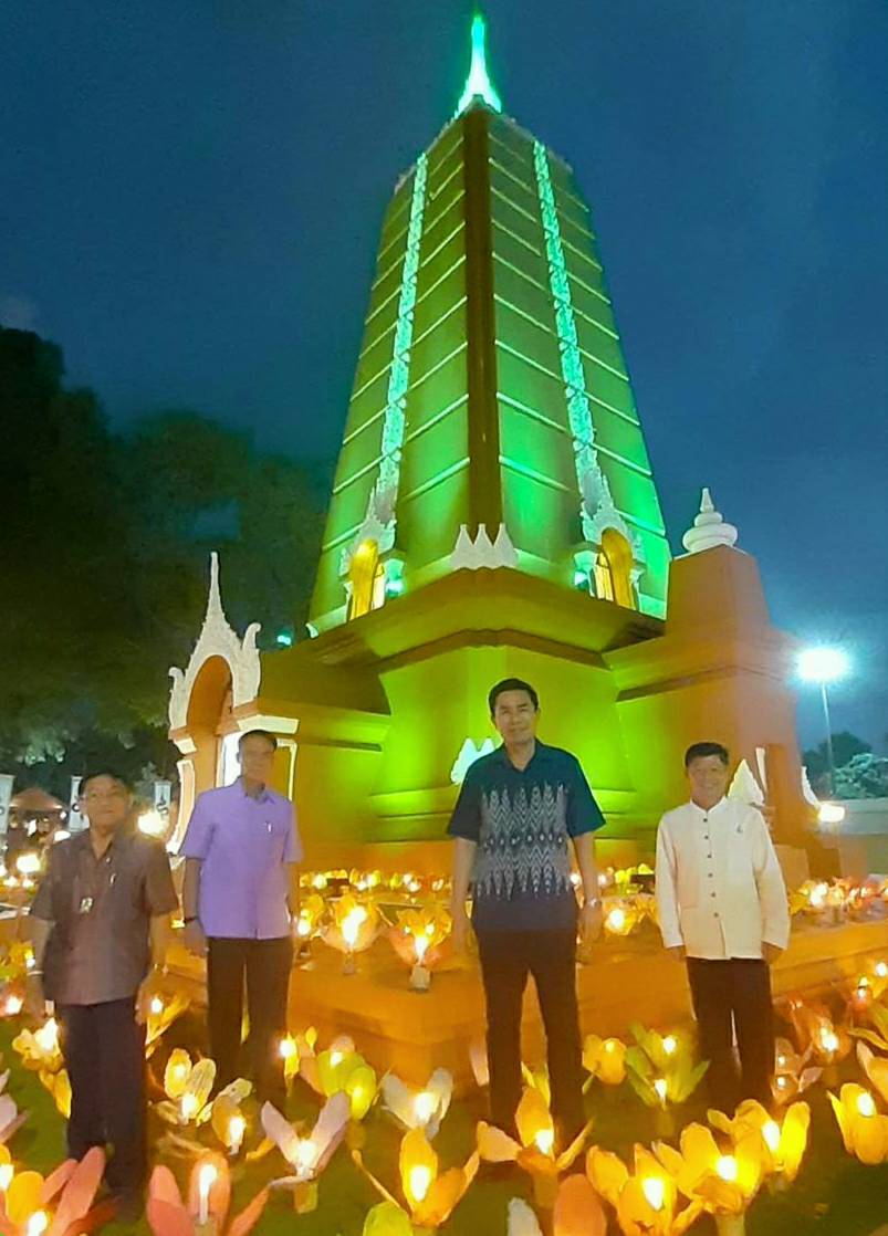 พช.ขอนแก่น : นายวิฑูรย์ นวลนุกูล รองอธิบดีกรมการพัฒนาชุมชน เยี่ยมให้กำลังใจ ผู้ประกอบการ OTOP ในงานเทศกาลไหมนานาชาติ ประเพณีผูกเสี่ยว งานกาชาดจังหวัดขอนแก่น และงานขอนแก่น Soft Power ประจำปี 2565