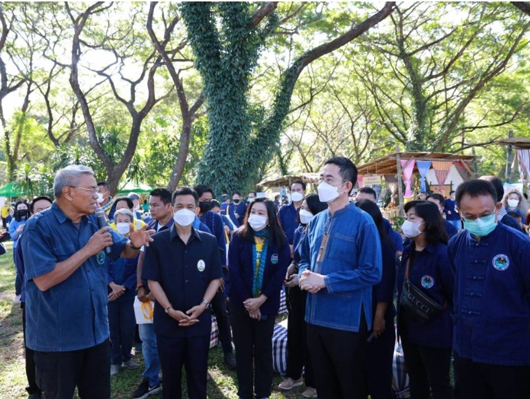 จังหวัดขอนแก่น : ร่วมกับ กฟผ. มูลนิธิกสิกรรมธรรมชาติ และสมาคมดินโลก จัดงานวันดินโลกประจำปี 2565 “สืบสาน รักษา ต่อยอด” หลักปรัชญาของเศรษฐกิจพอเพียง ตามแนวคิด “อาหารก่อกำเนิด เกิดจากดิน” สู่พัฒนาสังคมอย่างยั่งยืน