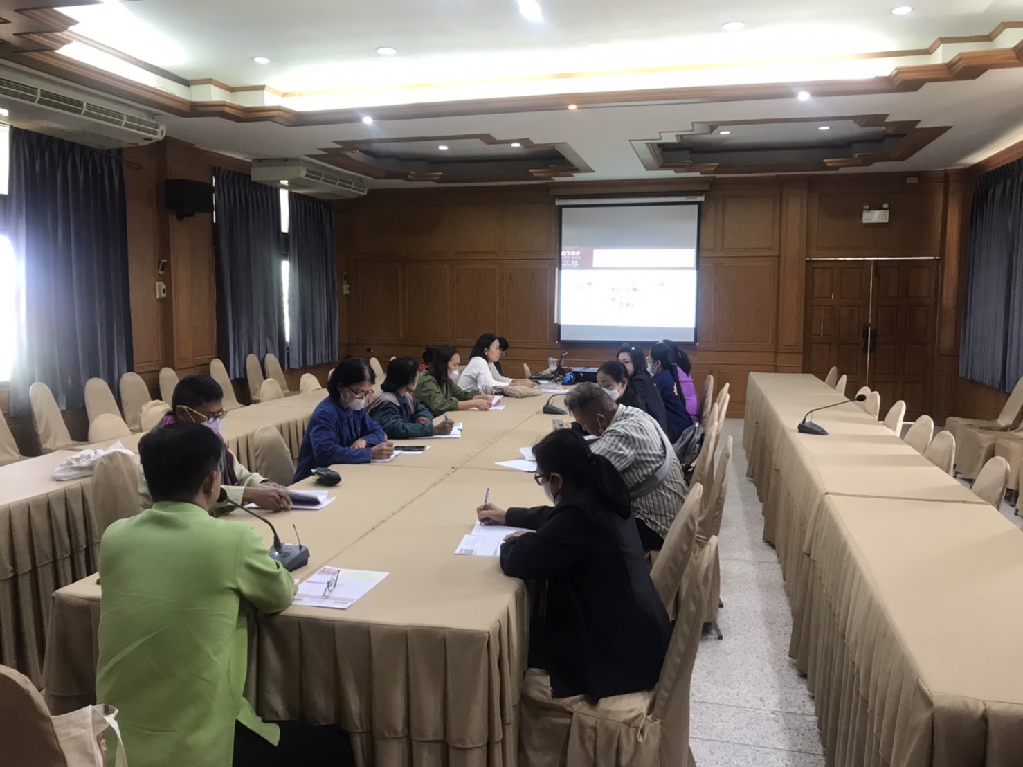 พช.ขอนแก่น : ประชุมเตรียมความพร้อมการนำผลผลิต/ผลิตภัณฑ์ จากแปลงโคก หนอง นา เข้าร่วมจำหน่ายที่งาน OTOP City 2022