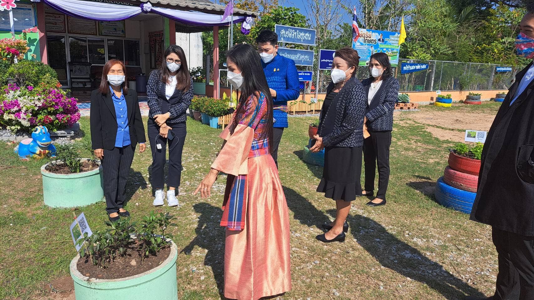 พช.ขอนแก่น : ร่วมประเมินโครงการหน้าบ้านสวย หลังบ้านสวน ประจำปีงบประมาณ 2566 สำนักงาน กศน. จังหวัดขอนแก่น