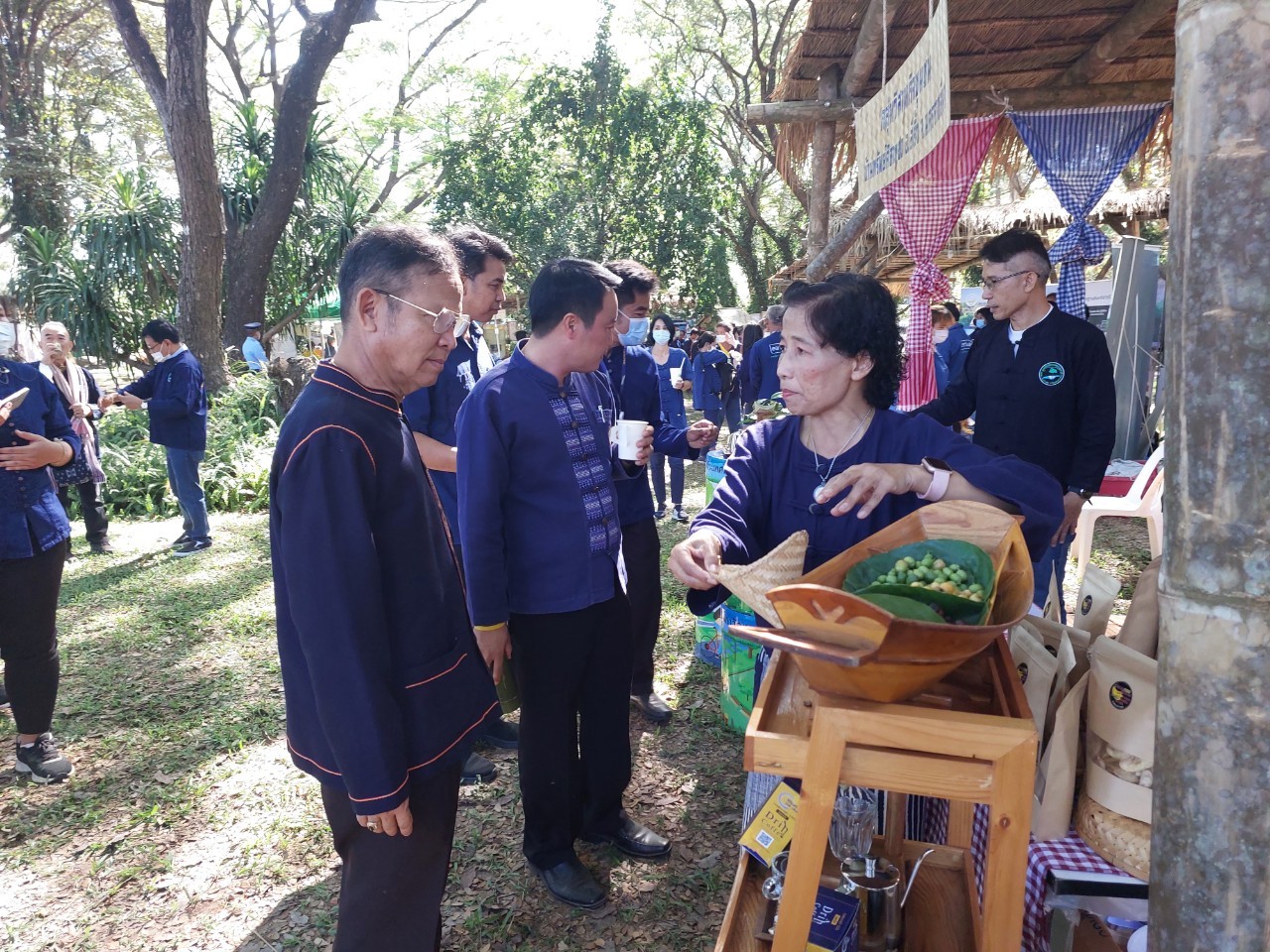 จังหวัดขอนแก่น : ร่วมกับ กฟผ. มูลนิธิกสิกรรมธรรมชาติ และสมาคมดินโลก จัดงานวันดินโลกประจำปี 2565 “สืบสาน รักษา ต่อยอด” หลักปรัชญาของเศรษฐกิจพอเพียง ตามแนวคิด “อาหารก่อกำเนิด เกิดจากดิน” สู่พัฒนาสังคมอย่างยั่งยืน