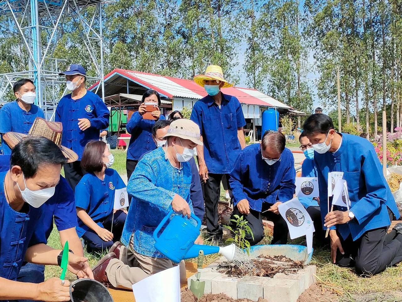 จังหวัดขอนแก่น : จับมือภาคีเครือข่ายจัดกิจกรรม Kick off วันดินโลก (World Soil Day) ปี 2565 ภายใต้แนวคิด “อาหารก่อกำเนิดเกิดจากดิน” (Soils : where food begins)