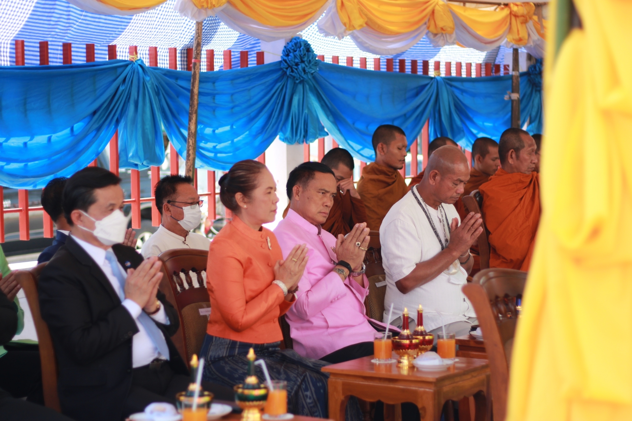 ? พช.ขอนแก่น : ร่วมงานพิธียกยอดฉัตรมณฑป พระชัยชุมแพ บรมนาถบพิตรซึ่งประดิษฐาน ณ ลานพระชัยชุมแพ ที่ว่าการอำเภอชุมแพ อำเภอชุมแพ จังหวัดขอนแก่น