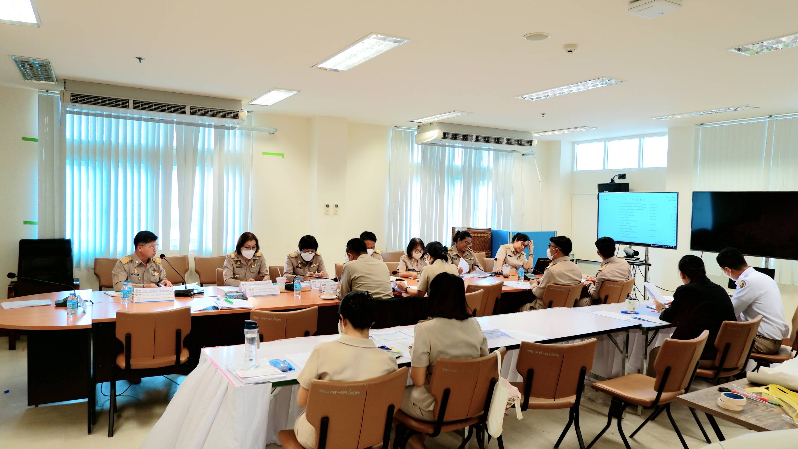 พช. ขอนแก่น : ประชุมคณะทำงานตัวชี้วัดและค่าเป้าหมายการประเมินผลการปฏิบัติราชการ ประจำปีงบประมาณ พ.ศ. 2566 รอบการประเมินที่ 1