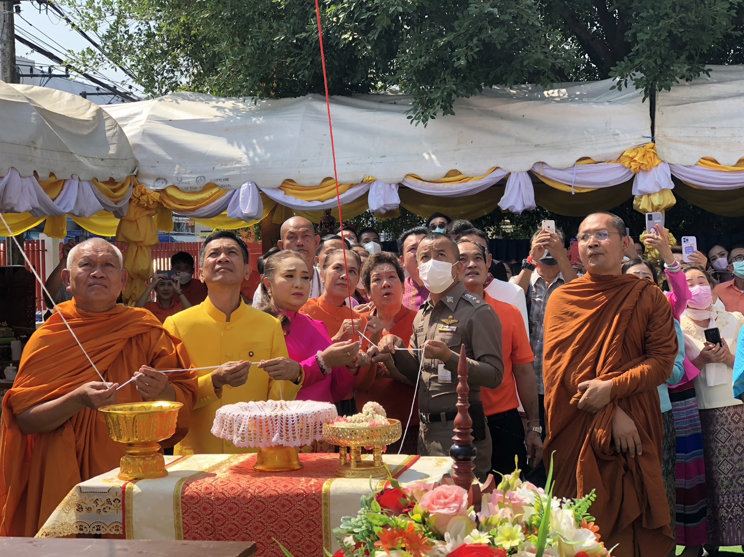 ? พช.ขอนแก่น : ร่วมงานพิธียกยอดฉัตรมณฑป พระชัยชุมแพ บรมนาถบพิตรซึ่งประดิษฐาน ณ ลานพระชัยชุมแพ ที่ว่าการอำเภอชุมแพ อำเภอชุมแพ จังหวัดขอนแก่น