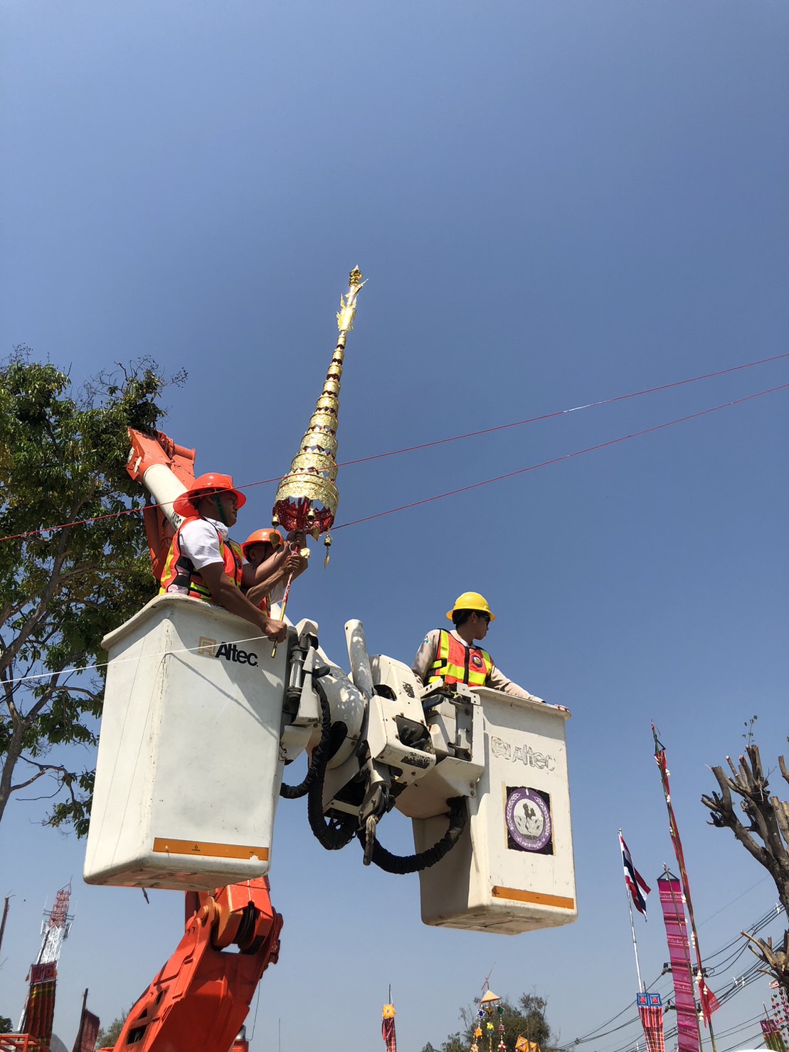 ? พช.ขอนแก่น : ร่วมงานพิธียกยอดฉัตรมณฑป พระชัยชุมแพ บรมนาถบพิตรซึ่งประดิษฐาน ณ ลานพระชัยชุมแพ ที่ว่าการอำเภอชุมแพ อำเภอชุมแพ จังหวัดขอนแก่น