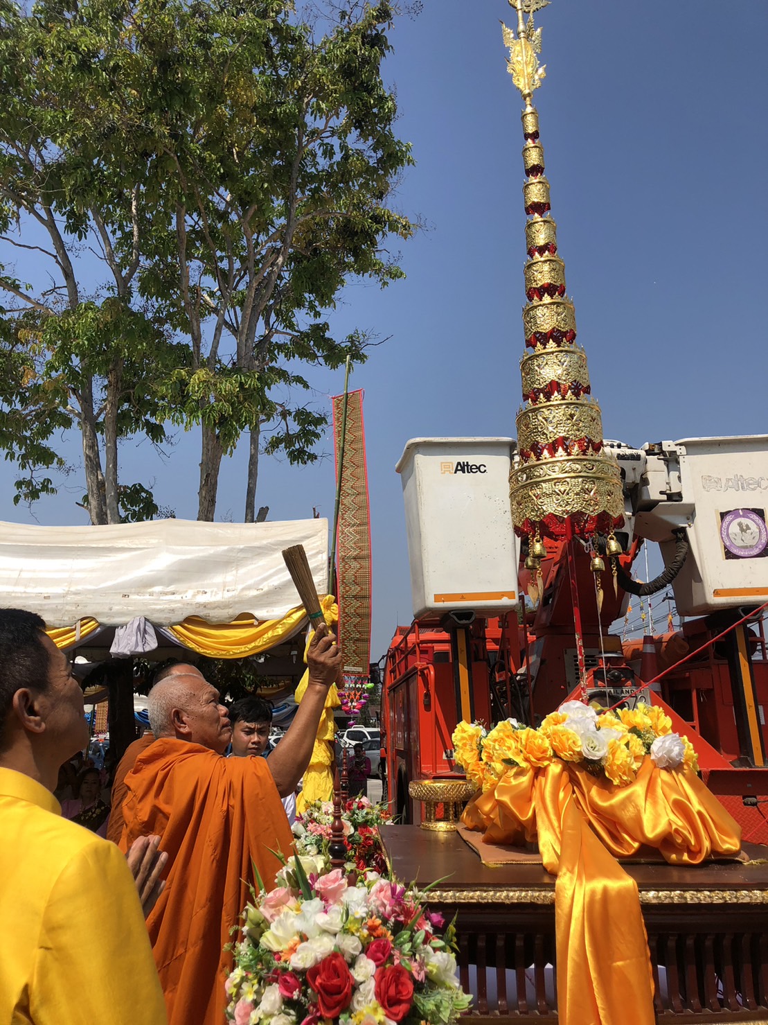 ? พช.ขอนแก่น : ร่วมงานพิธียกยอดฉัตรมณฑป พระชัยชุมแพ บรมนาถบพิตรซึ่งประดิษฐาน ณ ลานพระชัยชุมแพ ที่ว่าการอำเภอชุมแพ อำเภอชุมแพ จังหวัดขอนแก่น