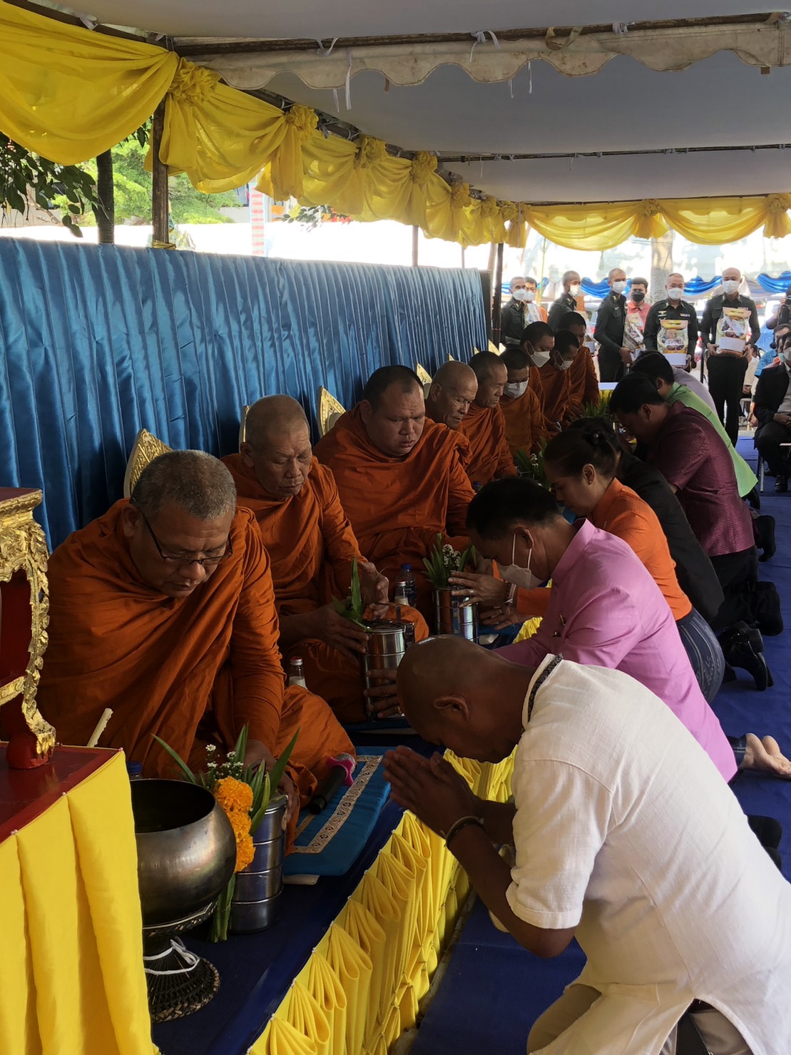 ? พช.ขอนแก่น : ร่วมงานพิธียกยอดฉัตรมณฑป พระชัยชุมแพ บรมนาถบพิตรซึ่งประดิษฐาน ณ ลานพระชัยชุมแพ ที่ว่าการอำเภอชุมแพ อำเภอชุมแพ จังหวัดขอนแก่น