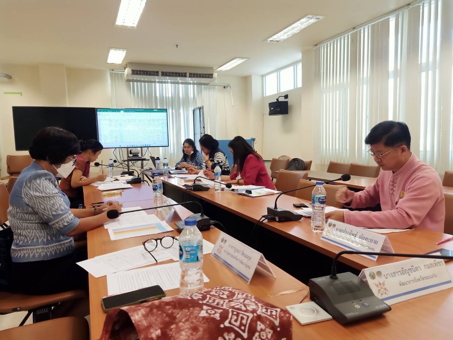 ?จังหวัดขอนแก่น : ประชุมคณะทำงานพิจารณาจัดทำข้อตกลงการปฏิบัติราชการและการประเมินผลการปฏิบัติราชการของข้าราชการสังกัดสำนักงานพัฒนาชุมชนจังหวัดขอนแก่น ครั้งที่ ๒/๒๕๖๖