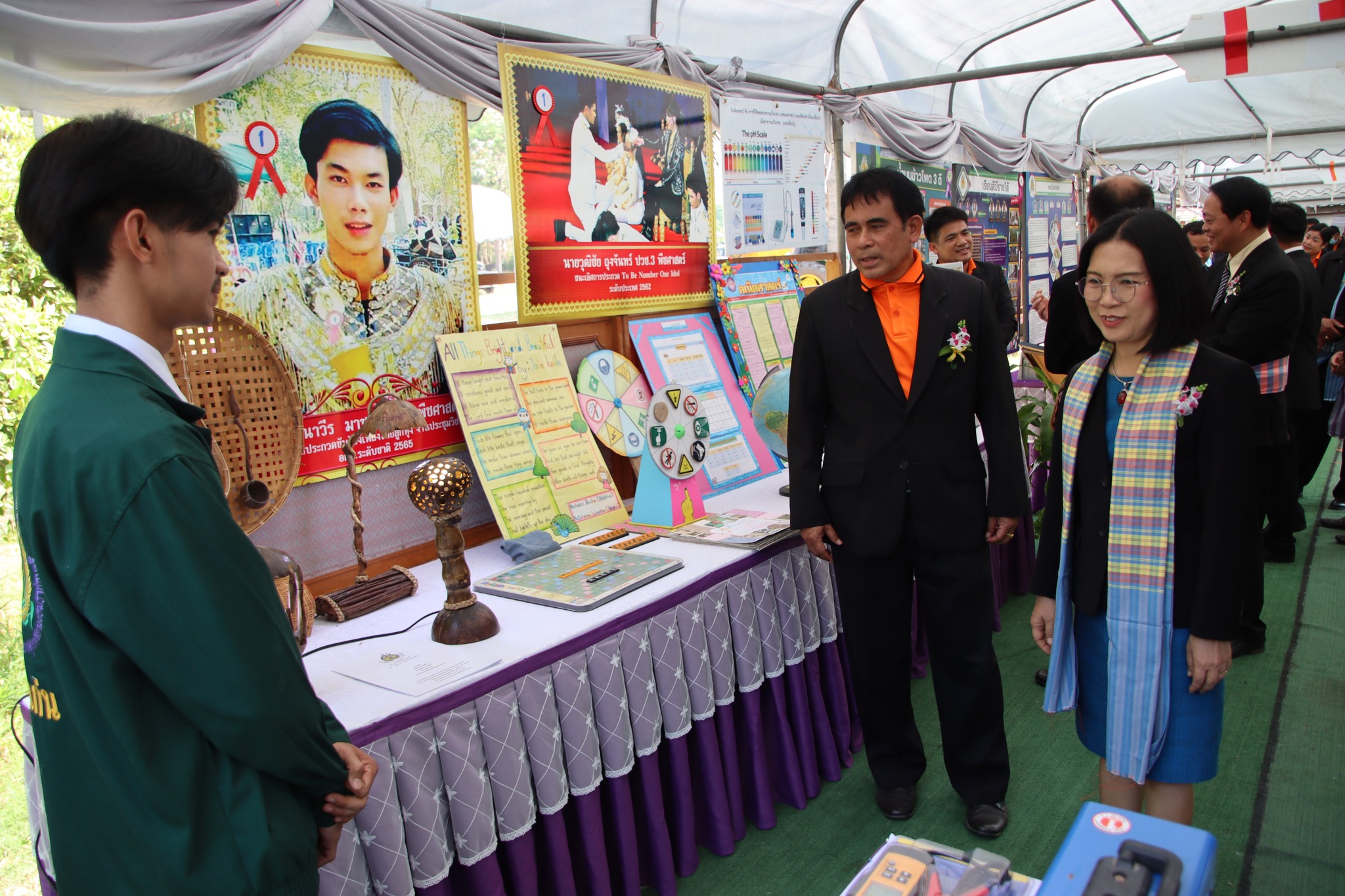 ? พช.ขอนแก่น : ร่วมเป็นเกียรติและให้คำรับรองคณะกรรมการประเมินสถานศึกษาเพื่อรับรางวัลพระราชทานประจำปี 2565 ระดับเขตความรับผิดชอบของ กลุ่มจังหวัด 7