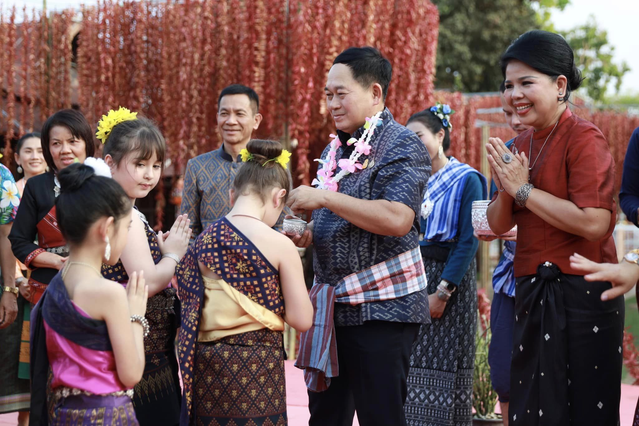 ?จังหวัดขอนแก่น : “ผู้ว่าฯ พบสื่อมวลชน” พร้อมจัดงานสืบสานประเพณีสงกรานต์ ภายใต้แนวคิด “วิถีไทบ้านขอนแก่น ร่วมสานใจสู่สากล”