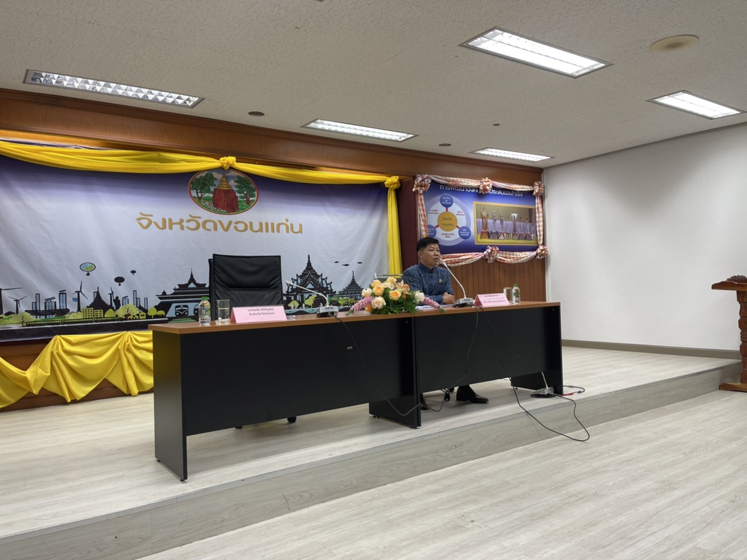 ? พช.ขอนแก่น : ร่วมประชุมชี้แจงแนวทางการเพิ่มทักษะการพัฒนากสิกรรมสู่ระบบเศรษฐกิจพอเพียงรูปแบบ “โคก หนอง นา ” และการสร้างและการพัฒนาพื้นที่ต้นแบบพื้นที่ต้นแบบในการพัฒนาคุณภาพชีวิต ตามหลักทฤษฎีใหม่สู่ “เขตพัฒนาเศรษฐกิจพอเพียง”