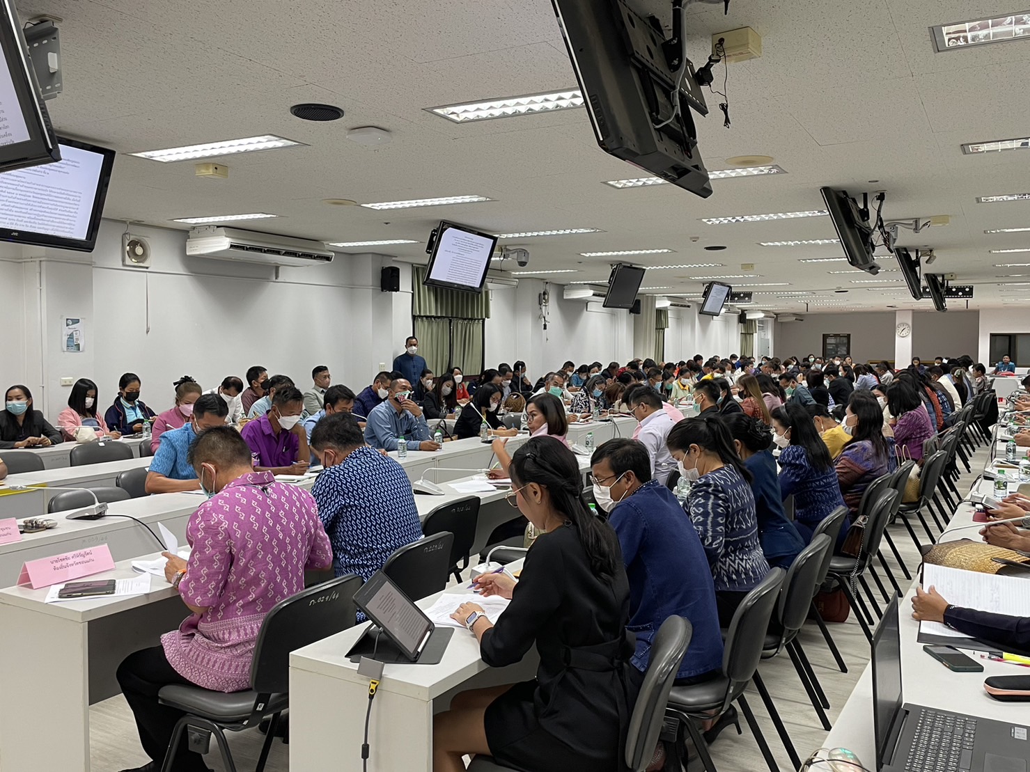 ? พช.ขอนแก่น : ร่วมประชุมชี้แจงแนวทางการเพิ่มทักษะการพัฒนากสิกรรมสู่ระบบเศรษฐกิจพอเพียงรูปแบบ “โคก หนอง นา ” และการสร้างและการพัฒนาพื้นที่ต้นแบบพื้นที่ต้นแบบในการพัฒนาคุณภาพชีวิต ตามหลักทฤษฎีใหม่สู่ “เขตพัฒนาเศรษฐกิจพอเพียง”
