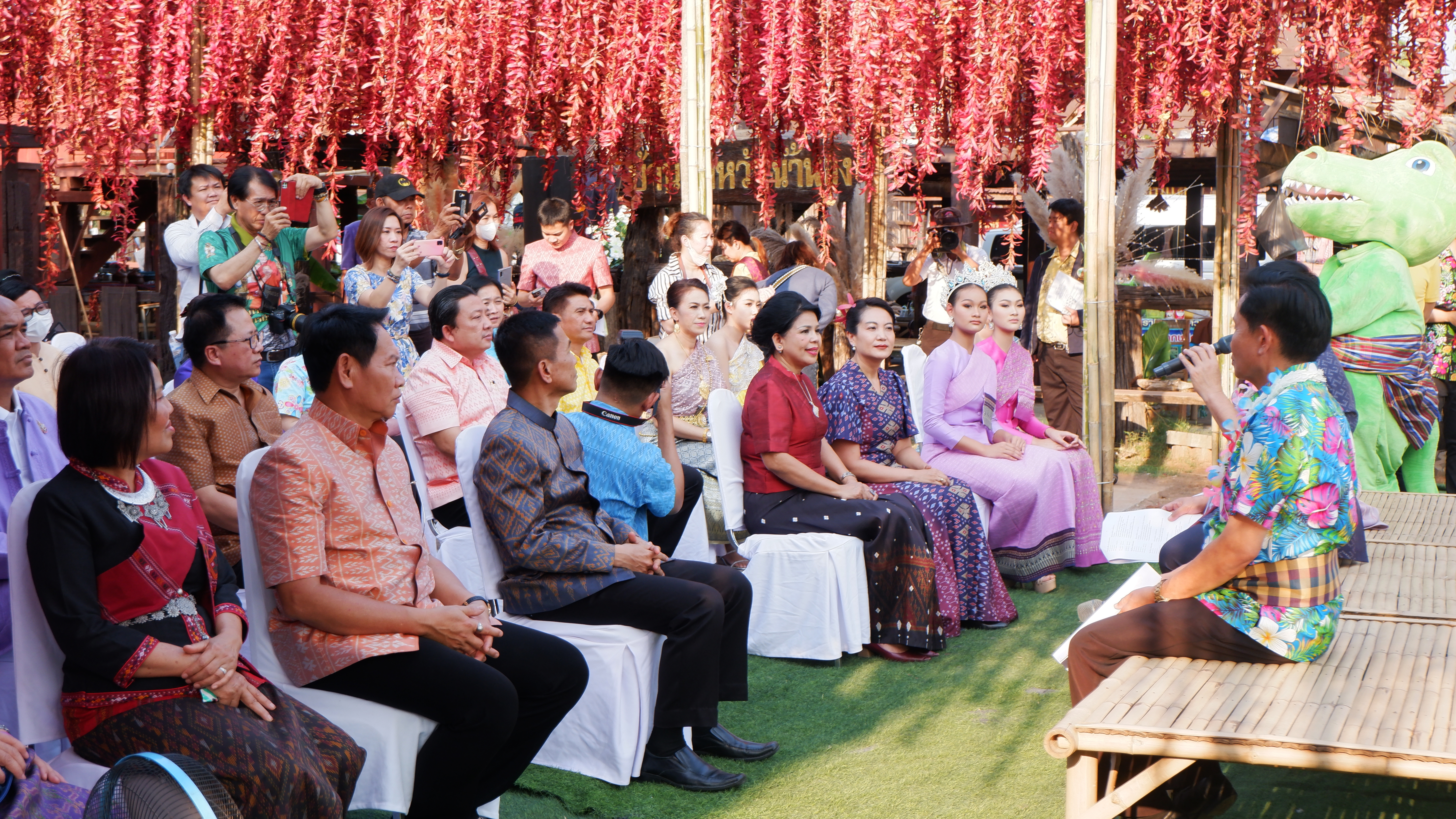 ?จังหวัดขอนแก่น : “ผู้ว่าฯ พบสื่อมวลชน” พร้อมจัดงานสืบสานประเพณีสงกรานต์ ภายใต้แนวคิด “วิถีไทบ้านขอนแก่น ร่วมสานใจสู่สากล”