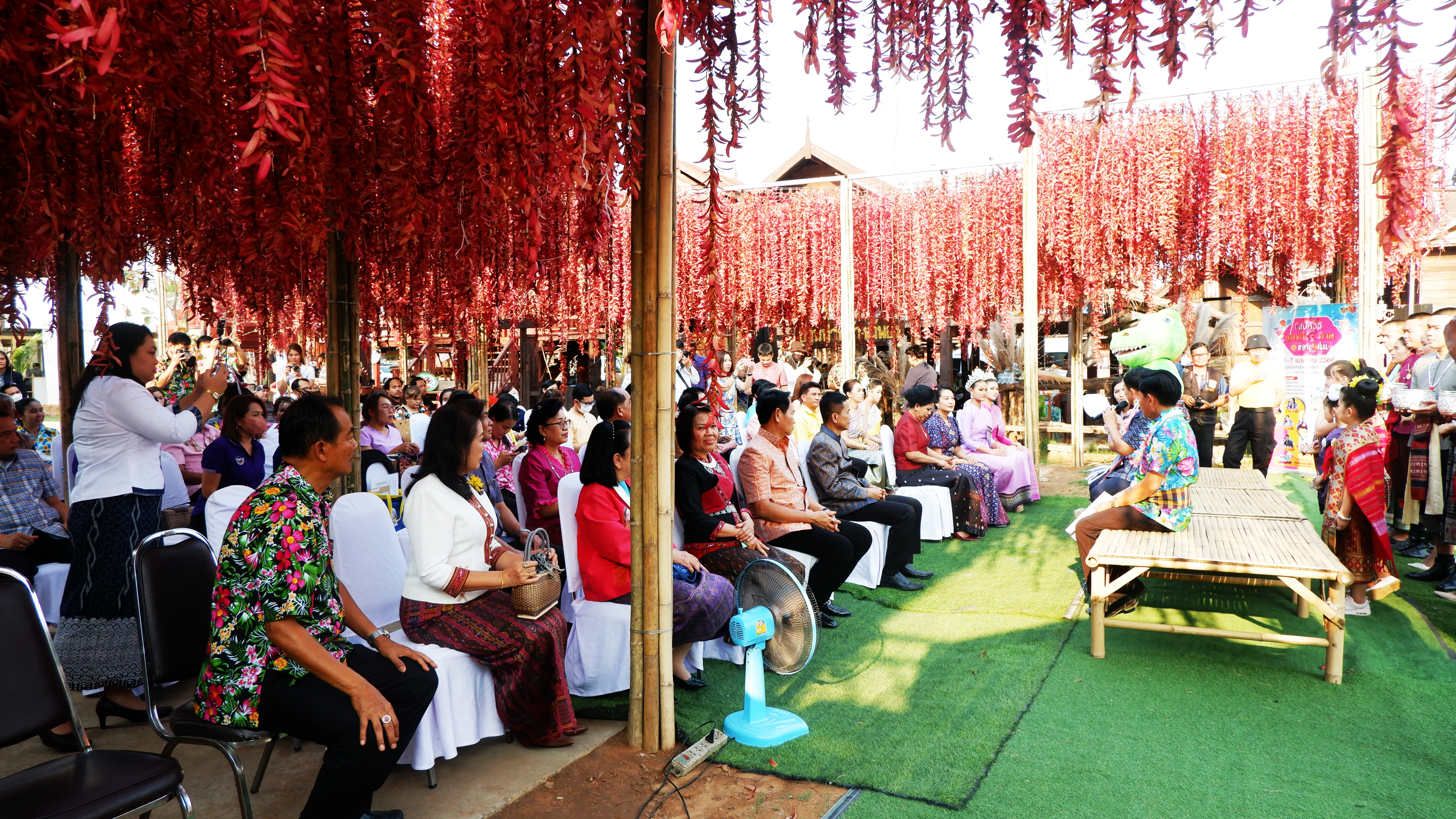 ?จังหวัดขอนแก่น : “ผู้ว่าฯ พบสื่อมวลชน” พร้อมจัดงานสืบสานประเพณีสงกรานต์ ภายใต้แนวคิด “วิถีไทบ้านขอนแก่น ร่วมสานใจสู่สากล”