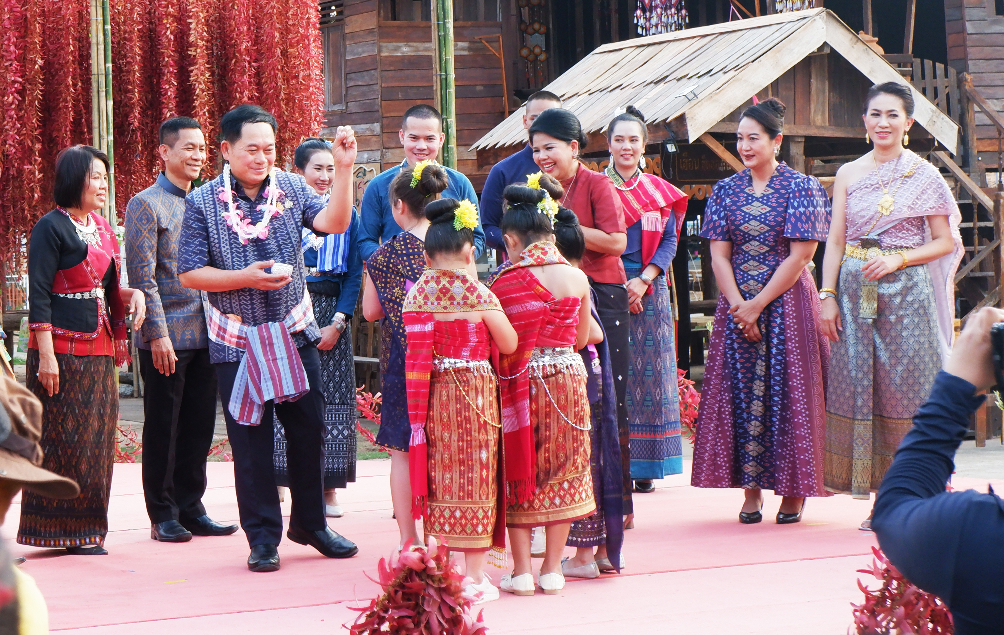?จังหวัดขอนแก่น : “ผู้ว่าฯ พบสื่อมวลชน” พร้อมจัดงานสืบสานประเพณีสงกรานต์ ภายใต้แนวคิด “วิถีไทบ้านขอนแก่น ร่วมสานใจสู่สากล”