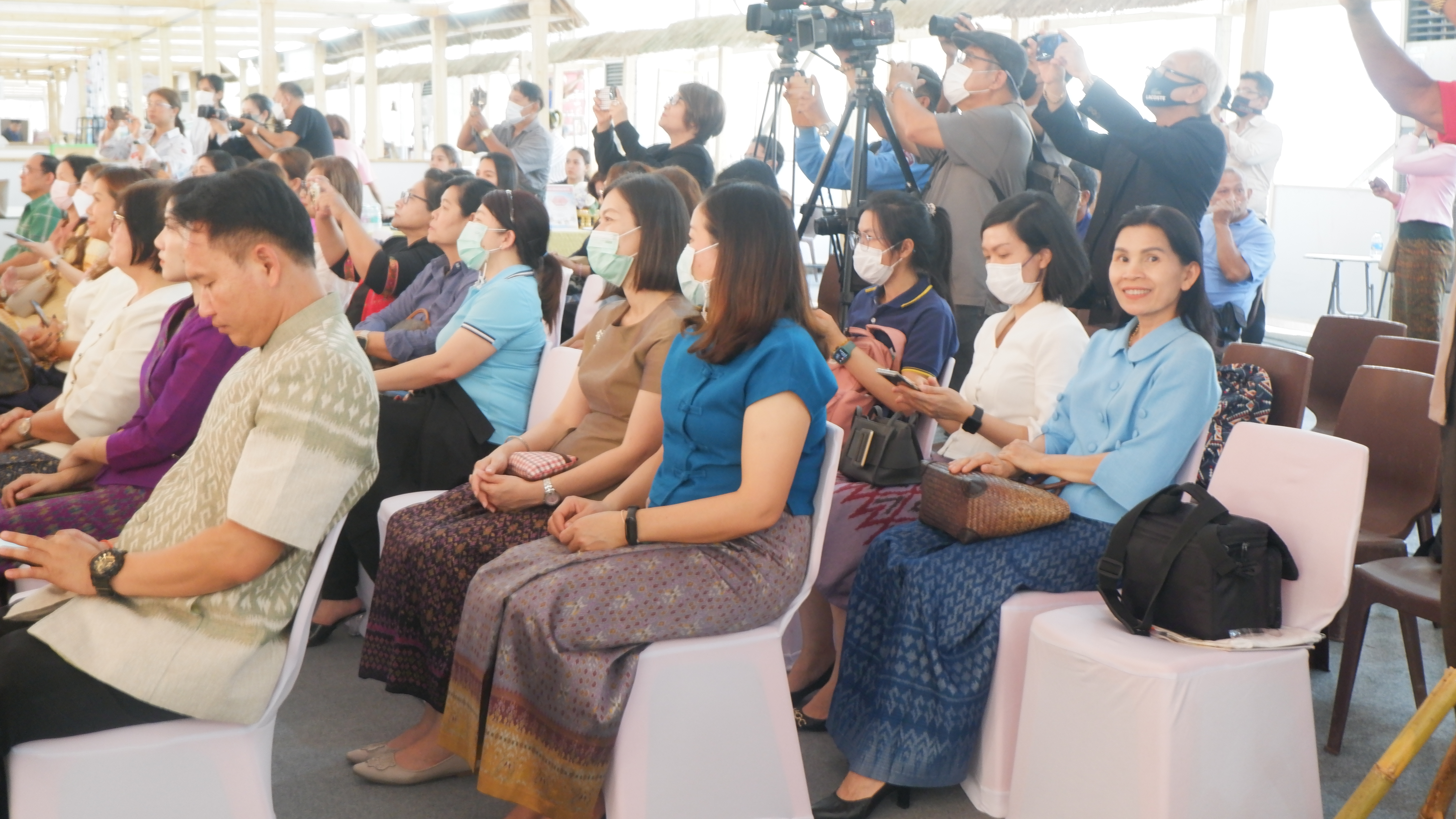 ? จังหวัดขอนแก่น : ขอนแก่น ระดมสินค้าของดีของเด่น 4 ภูมิภาค จำหน่ายในงาน “เสน่ห์วิถีของดี 4 ภาค@ขอนแก่น” ต้อนรับเทศกาลสงกรานต์ กระตุ้นเศรษฐกิจภูมิภาค