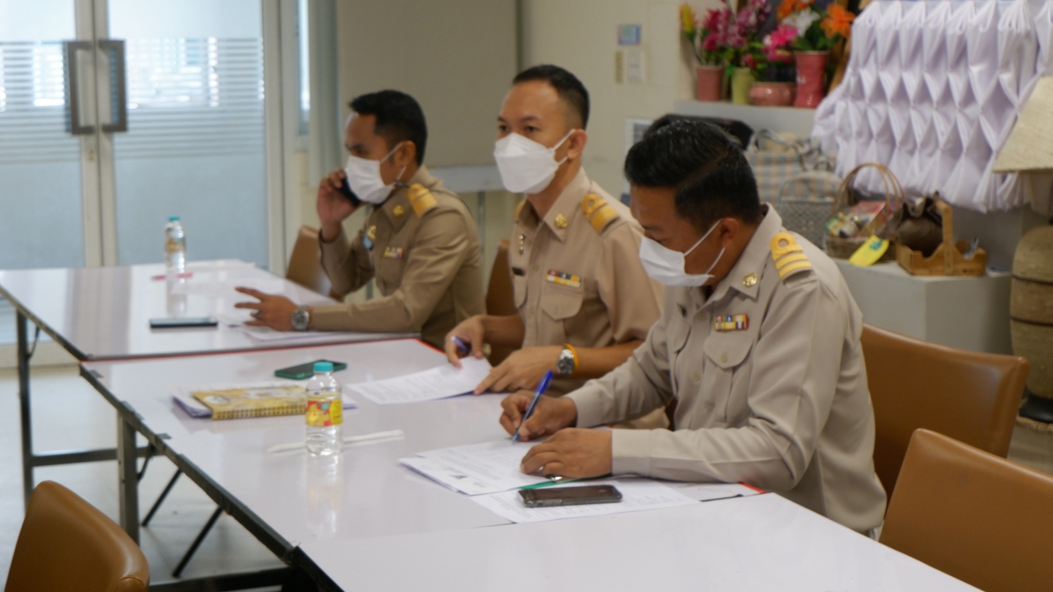 ?พช.ขอนแก่น : ประชุมคณะทำงานขับเคลื่อนการดำเนินงานขจัดความยากจนและพัฒนาคนทุกช่วงวัยอย่างยั่งยืนตามหลักปรัชญาของเศรษฐกิจพอเพียง ตามภารกิจ 5 มิติ ระดับจังหวัด (มิติที่4 ด้านรายได้)