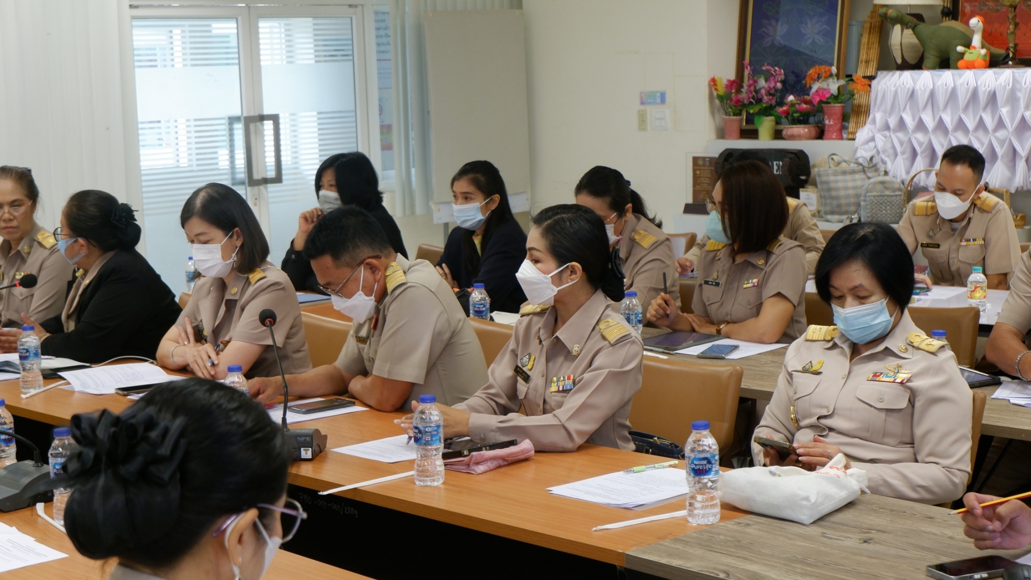 ?พช.ขอนแก่น : ประชุมคณะทำงานขับเคลื่อนการดำเนินงานขจัดความยากจนและพัฒนาคนทุกช่วงวัยอย่างยั่งยืนตามหลักปรัชญาของเศรษฐกิจพอเพียง ตามภารกิจ 5 มิติ ระดับจังหวัด (มิติที่4 ด้านรายได้)