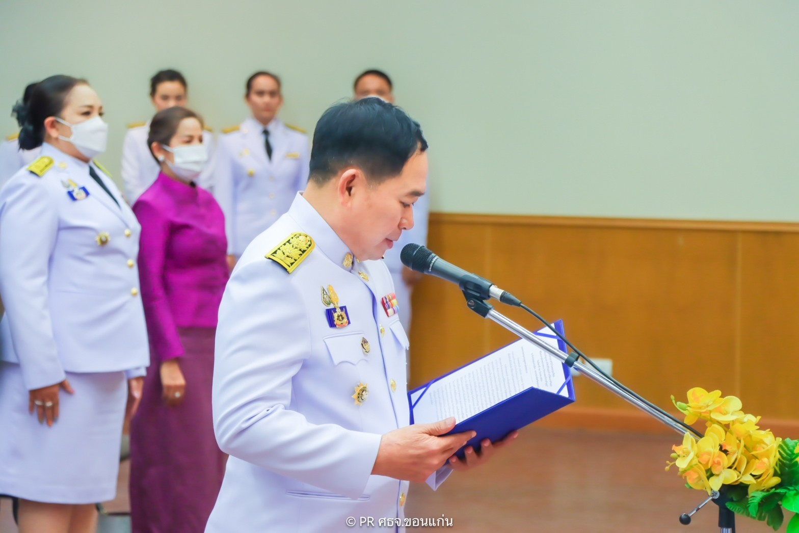 ?จังหวัดขอนแก่น : จัดพิธีมอบลายผ้าพระราชทาน “ผ้าลายดอกรักราชกัญญา”