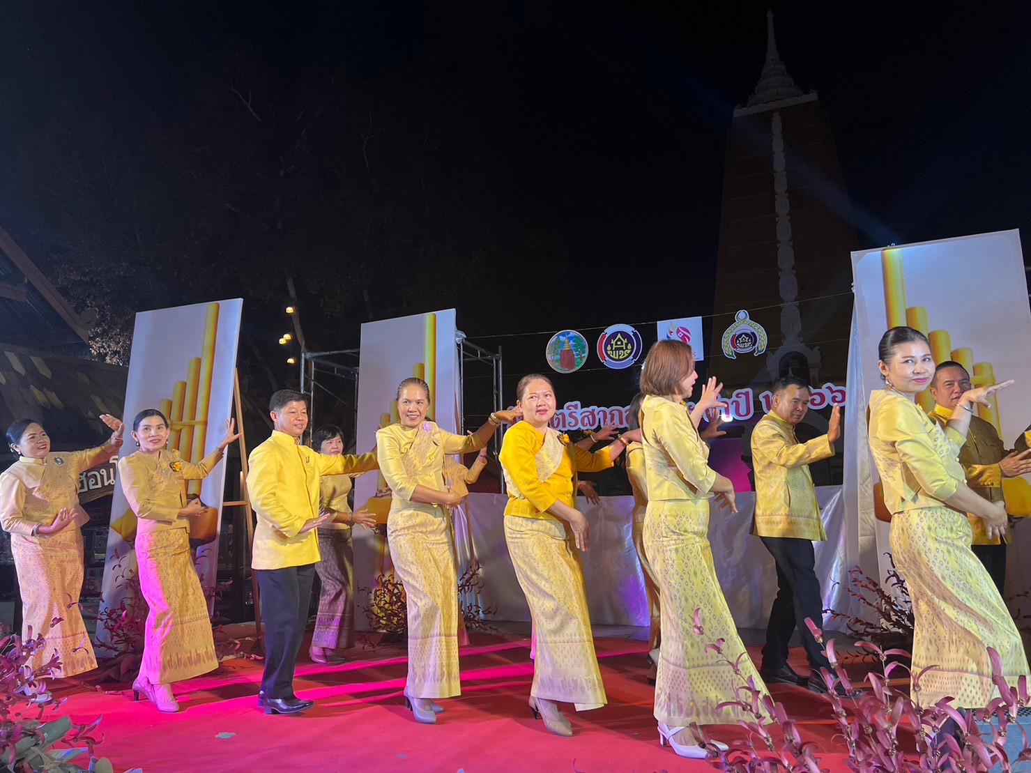 ? พช.ขอนแก่น : จัดงานวันสตรีสากล ประจำปี2566 “รวมพลังสตรี สร้างสรรค์งานพัฒนา สืบสานภูมิปัญญา ผ้าถิ่นทันสมัย ไทขอนแก่น”