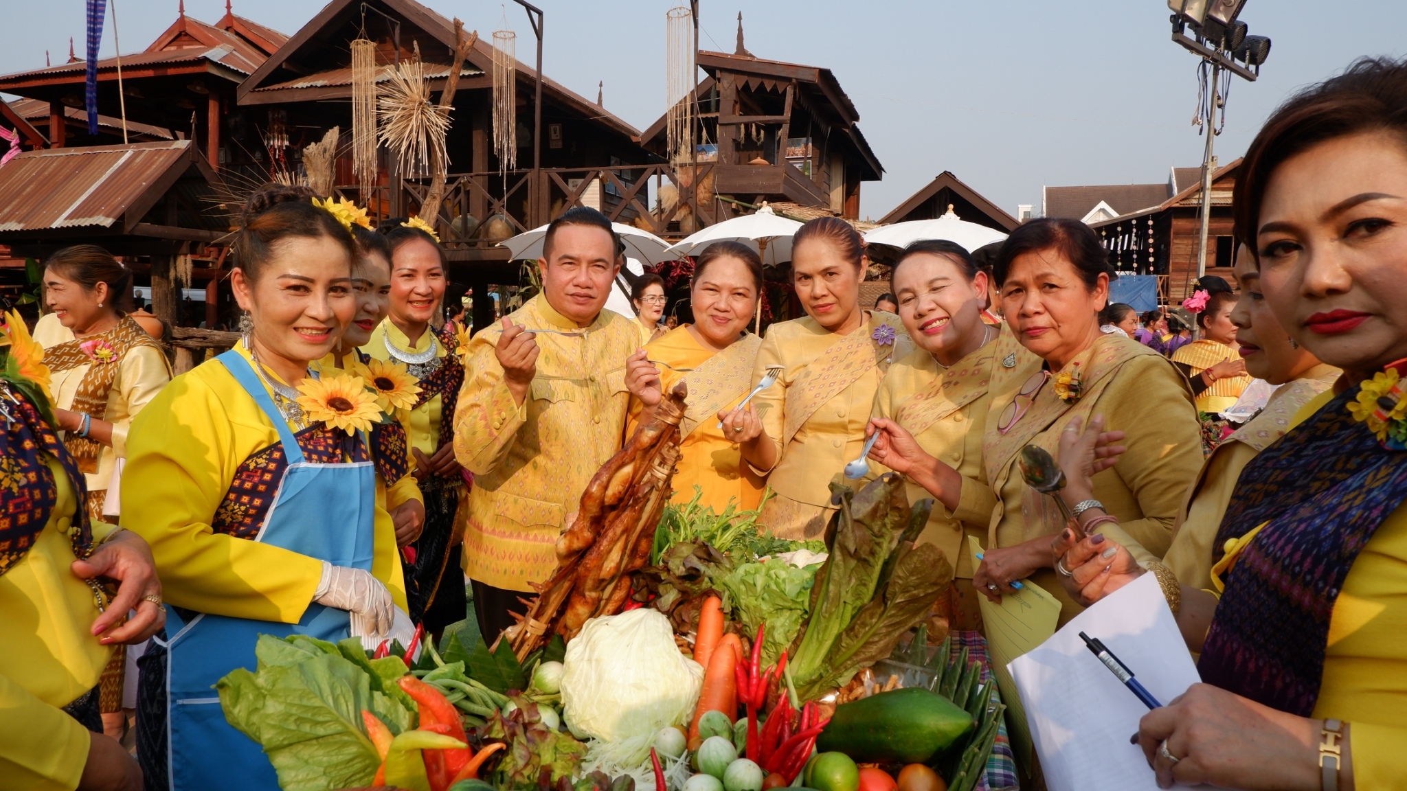 ? พช.ขอนแก่น : จัดงานวันสตรีสากล ประจำปี2566 “รวมพลังสตรี สร้างสรรค์งานพัฒนา สืบสานภูมิปัญญา ผ้าถิ่นทันสมัย ไทขอนแก่น”